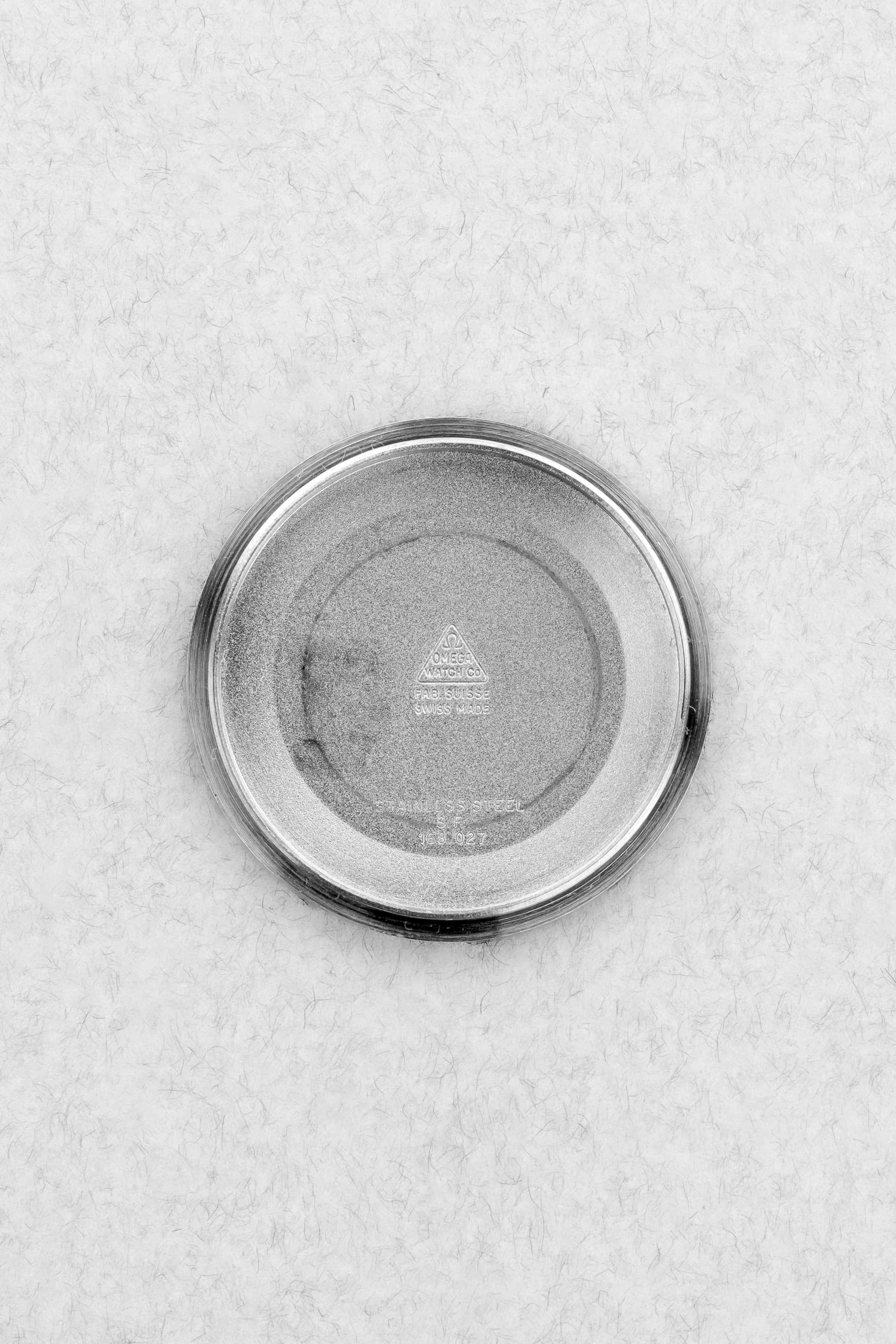 EPLS Omega Constellation « C-Shape Linen Dial/Cadran Lin » 168.027 de 1968 - Inside case back