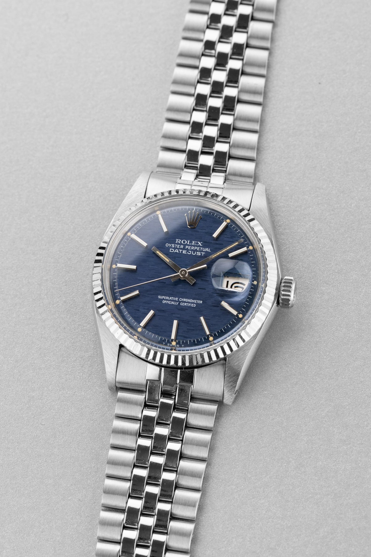 6DQ9 Superb 1969 Rolex Datejust Ref. 1601 in Steel – “Blue Shantung/Mosaic” Dial - Three Quarters