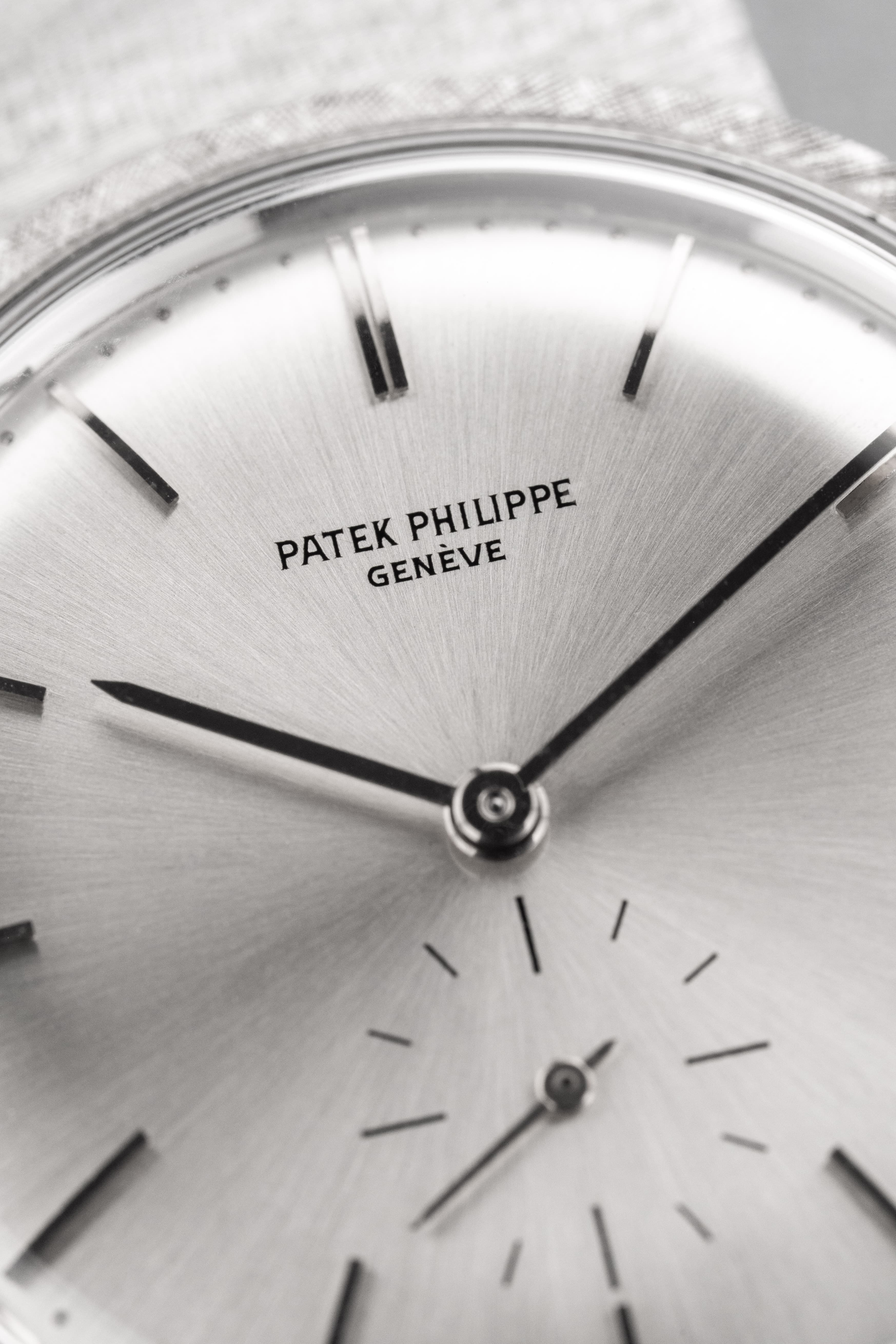 6TFR Patek Philippe Calatrava 3445/6 Automática « Florentine » en oro blanco, circa 1968 - Esfera