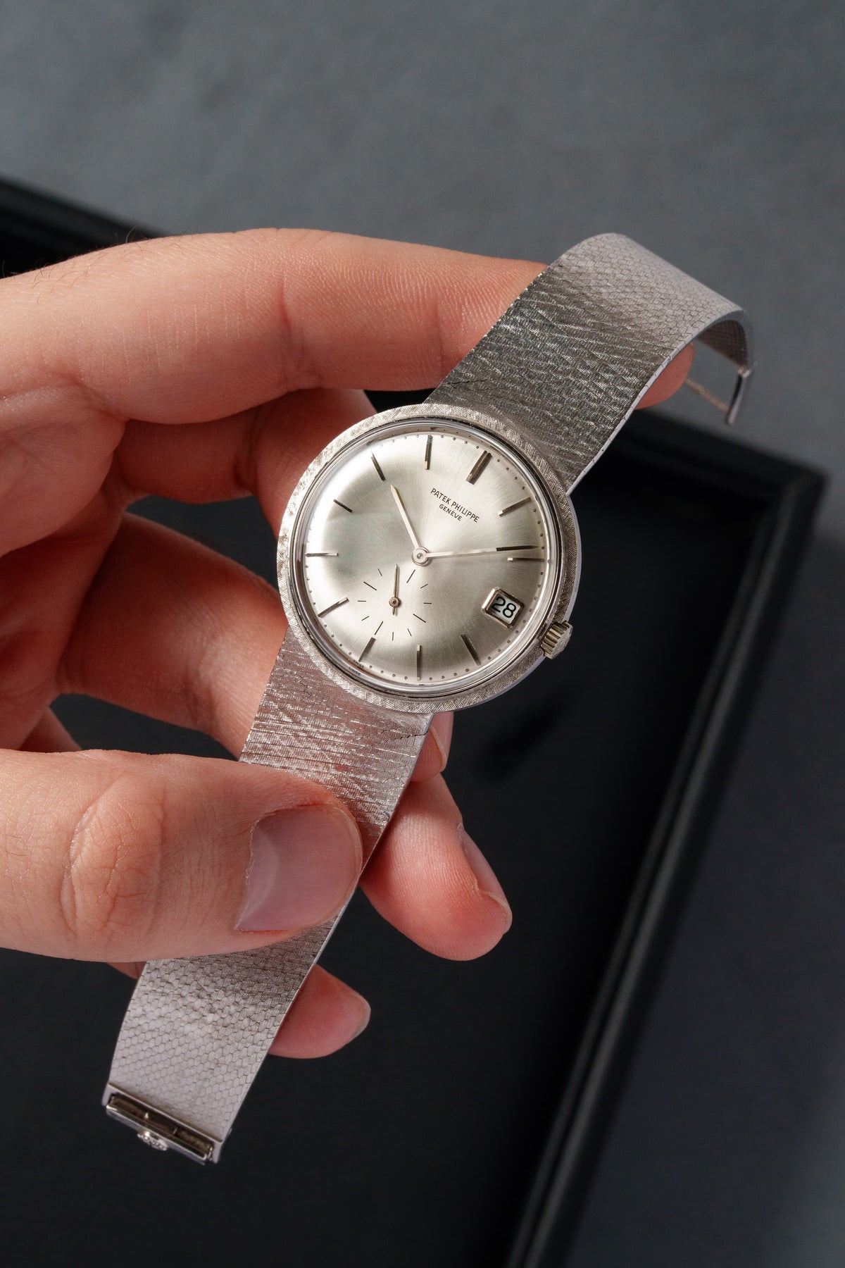 6TFR Patek Philippe Calatrava 3445/6 自動上鍊「Florentine」白金腕錶，circa 1968 - 整體圖