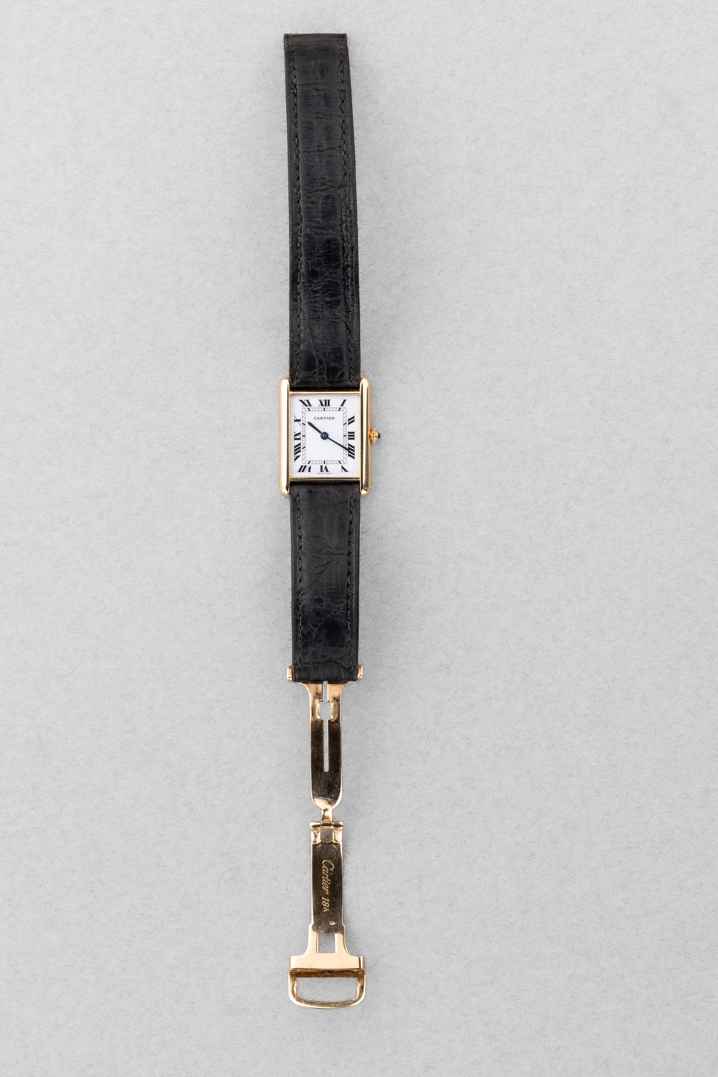 SFL7 Cartier Tank Louis réf. 88105 en or jaune, circa 1985 – Boucle déployante d'origine en or et parfait état - Overview