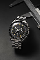 8H6E Omega Speedmaster Moonwatch ref. 3590.50/145.022 circa 1992 – Tritium patinato - Panoramica
