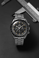8H6E Omega Speedmaster Moonwatch ref. 3590.50/145.022 circa 1992 – Tritium patinato - Panoramica