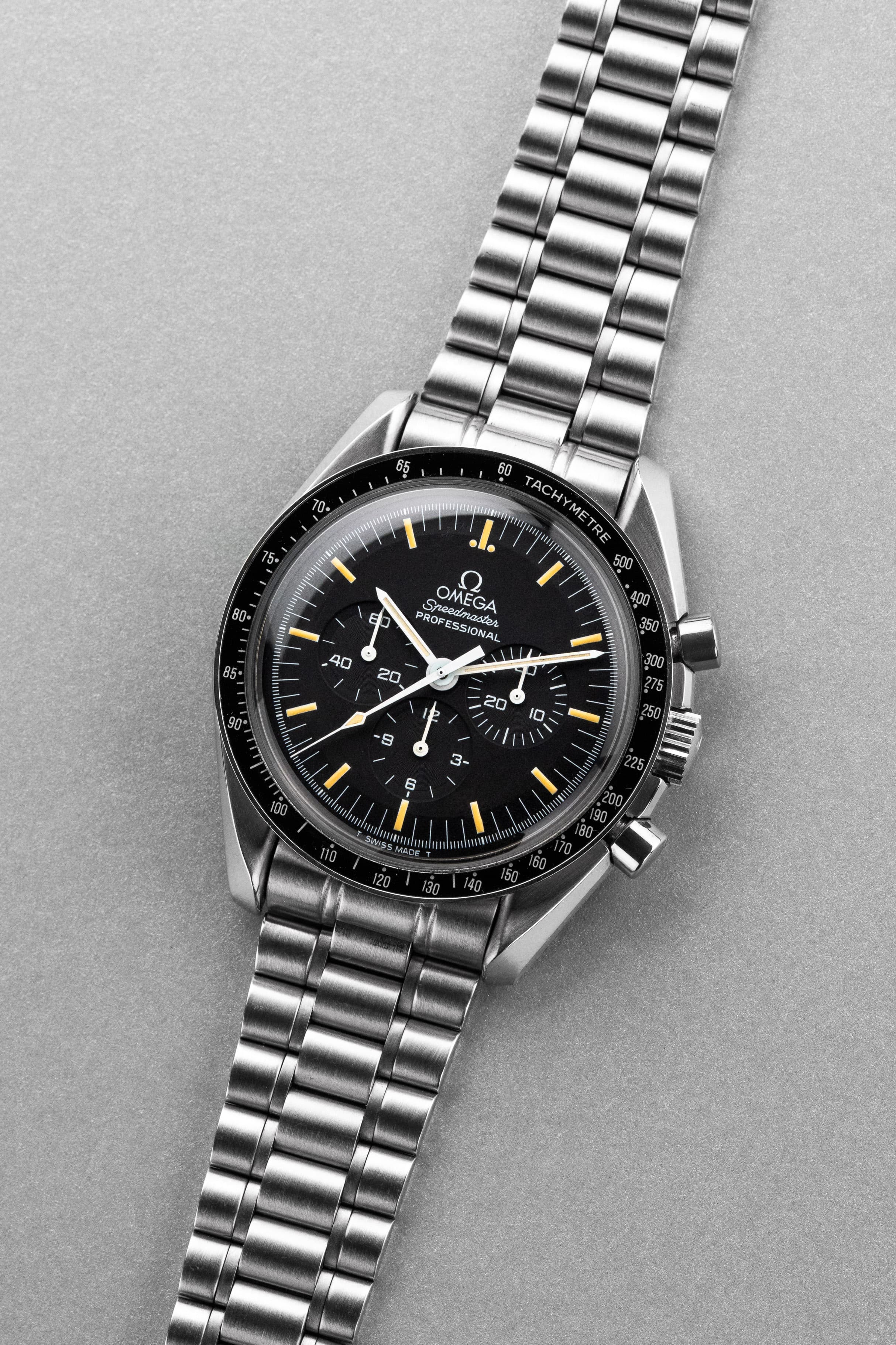 8H6E Omega Speedmaster Moonwatch ref. 3590.50/145.022 circa 1992 – Tritium patinato - Tre quarti