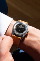 8H9A Superb 1955-1956 Universal Genève Polerouter Ref. 20217/4 - Wristshot