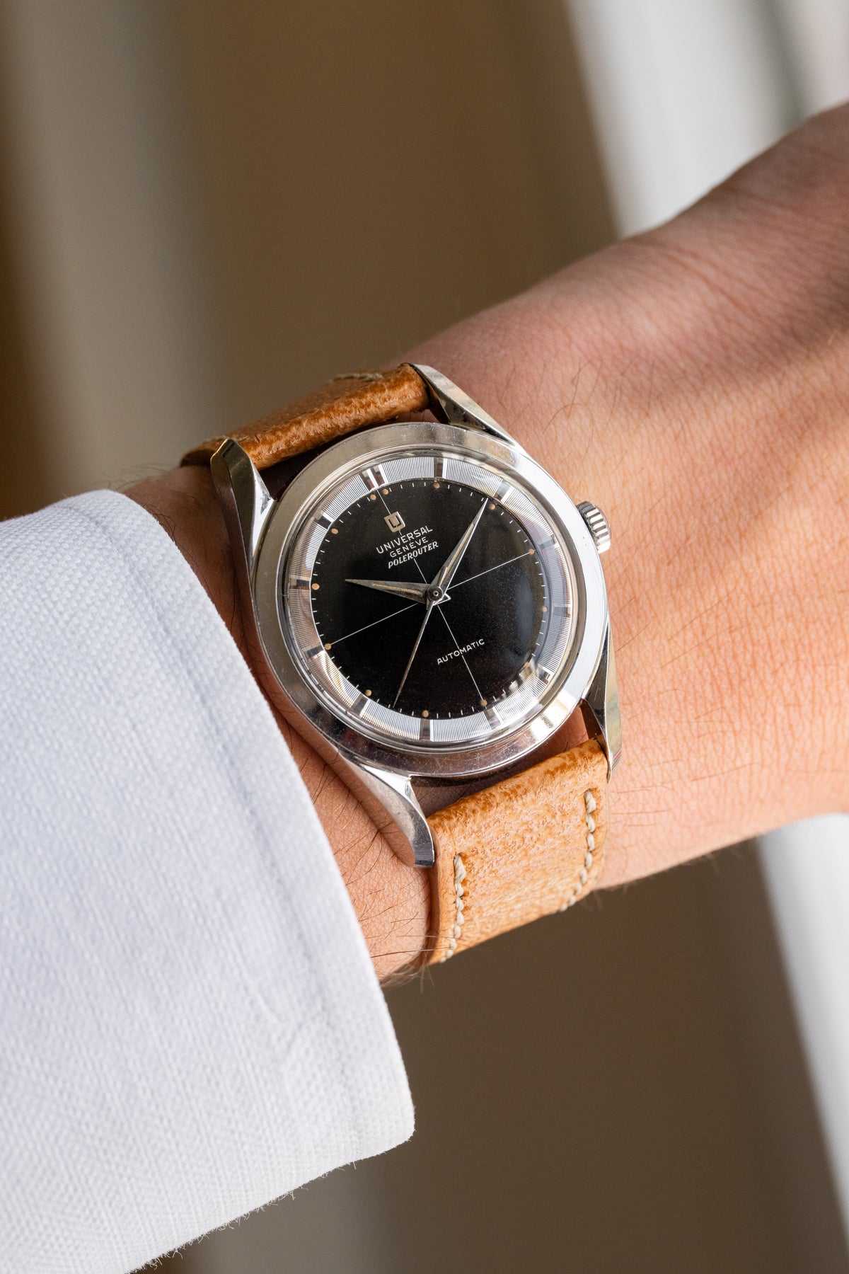 8H9A Superb 1955-1956 Universal Genève Polerouter Ref. 20217/4 - Wristshot