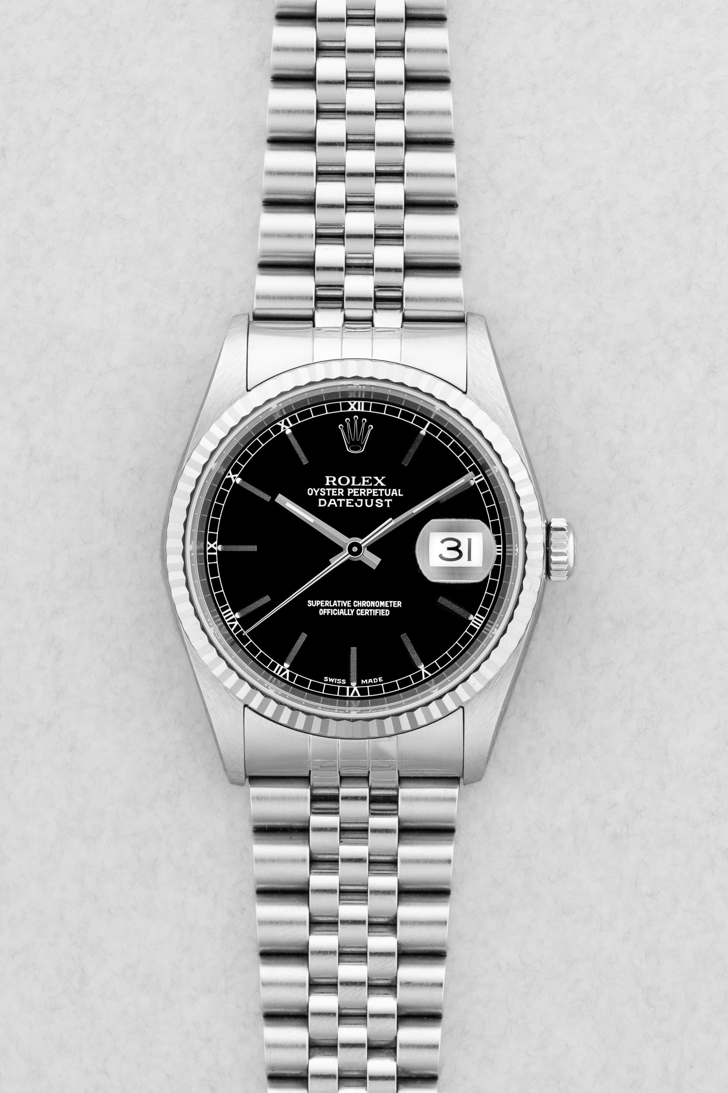 8JS8 Rolex Datejust réf. 16234 de 2003 – Cadran noir + Garantie d'origine - Front