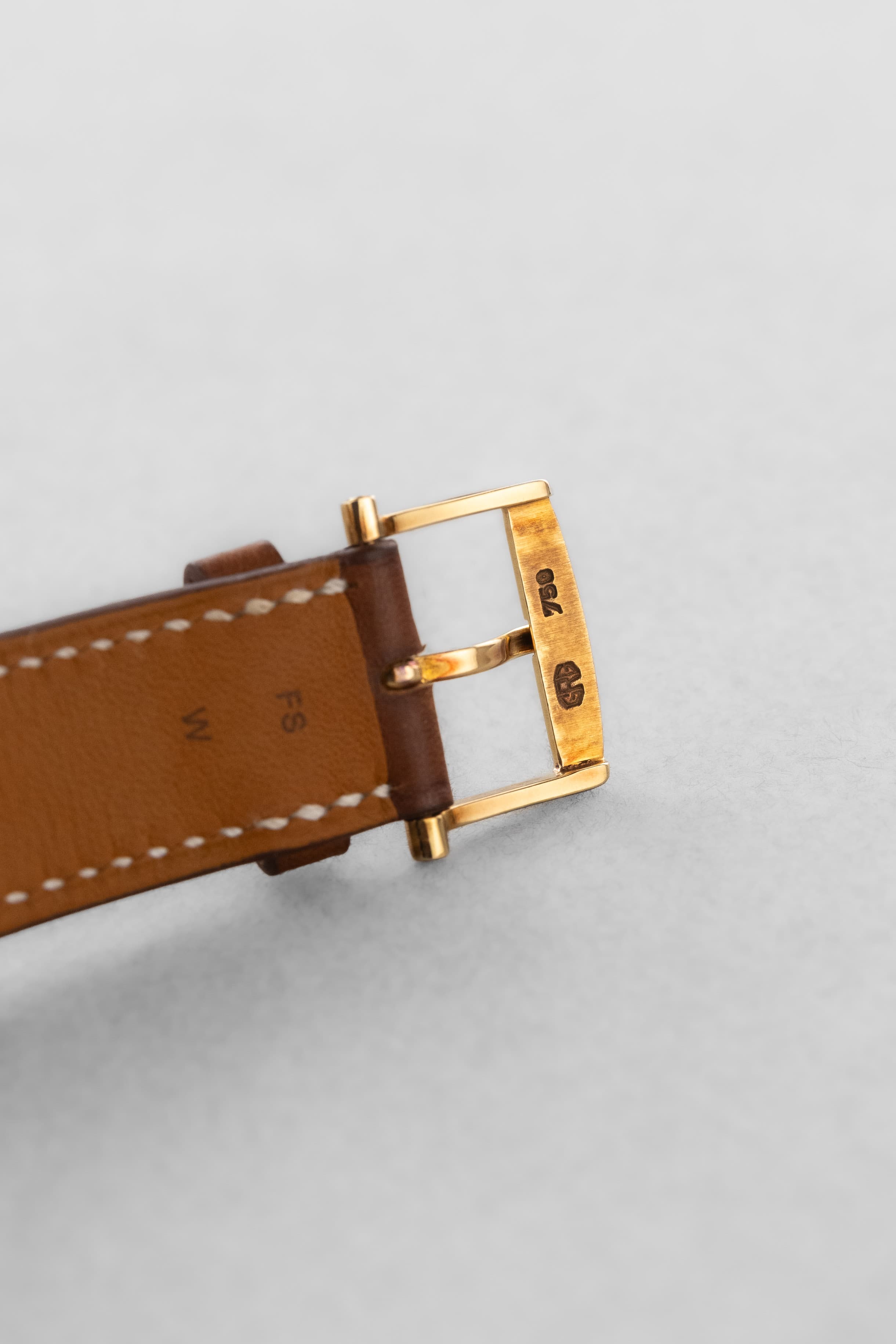 8TCB Extraordinaire Breguet « Empire » en or jaune, vendue en 1957 - Buckle Inside