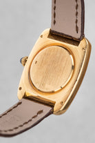 8URX Cartier « Tank Fabergé/Square Incurvée PARIS » réf. 78101 en or jaune, circa 1973 - Back