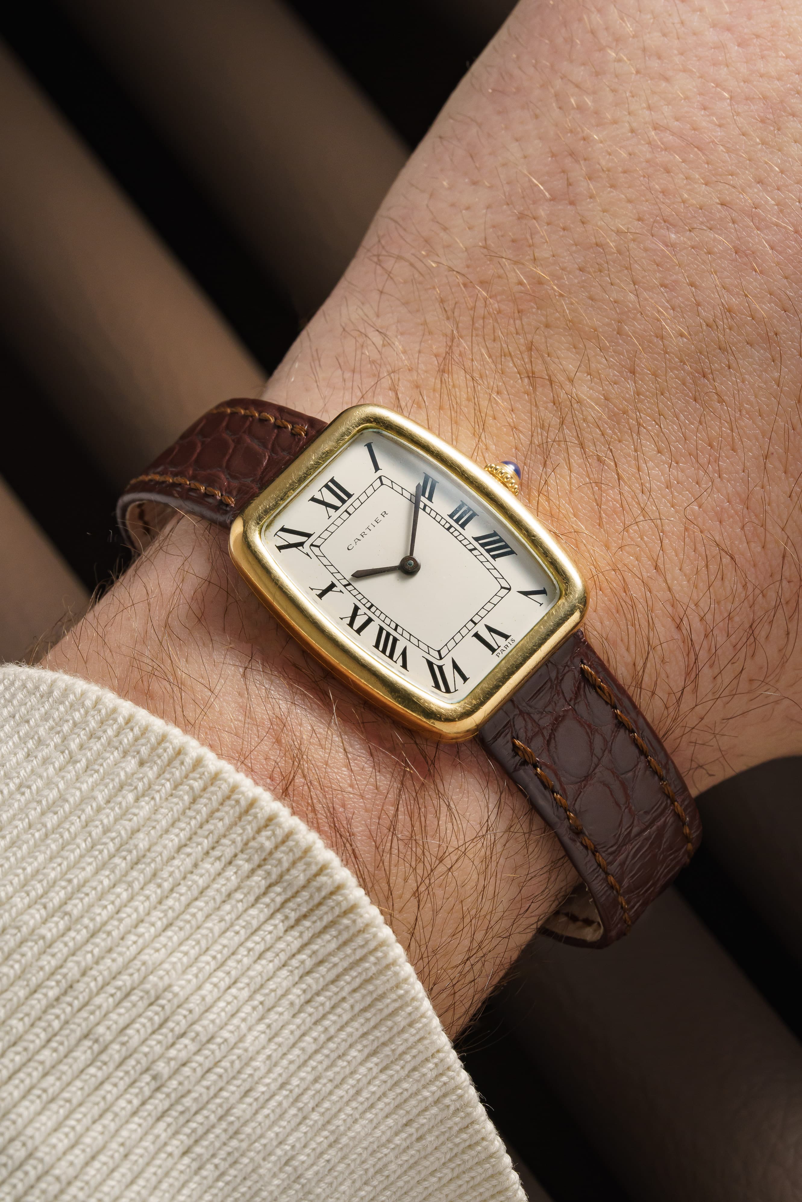 8URX Cartier « Tank Fabergé/Square Incurvée PARIS » ref. 78101 in oro giallo, circa 1973 - Wristshot
