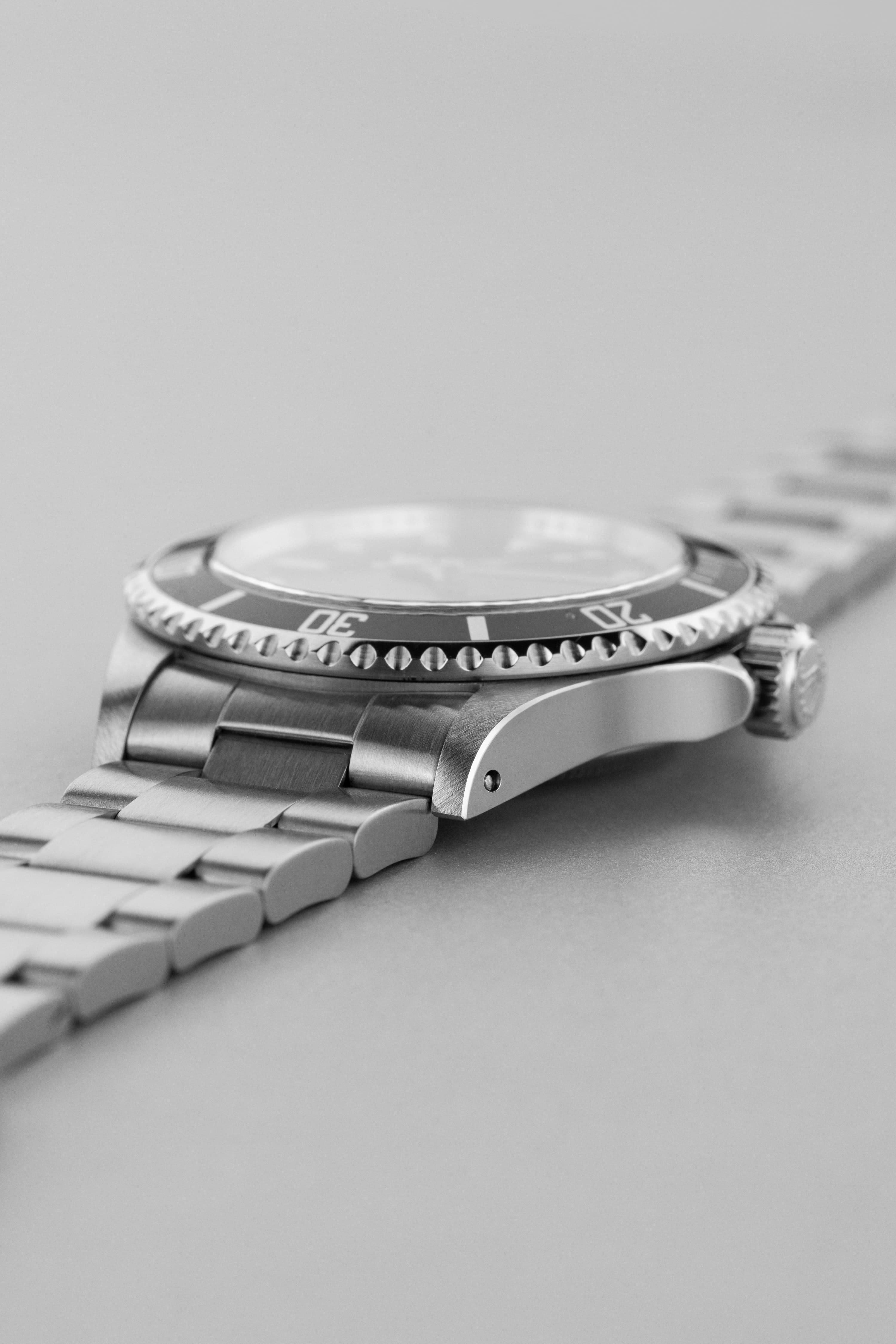 93LD Rolex Submariner réf. 14060M de 2009-2010 – Full Set - Right side