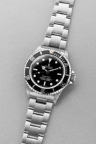 93LD Rolex Submariner 型號 14060M，2009-2010 年——Full Set - 四分之三視角