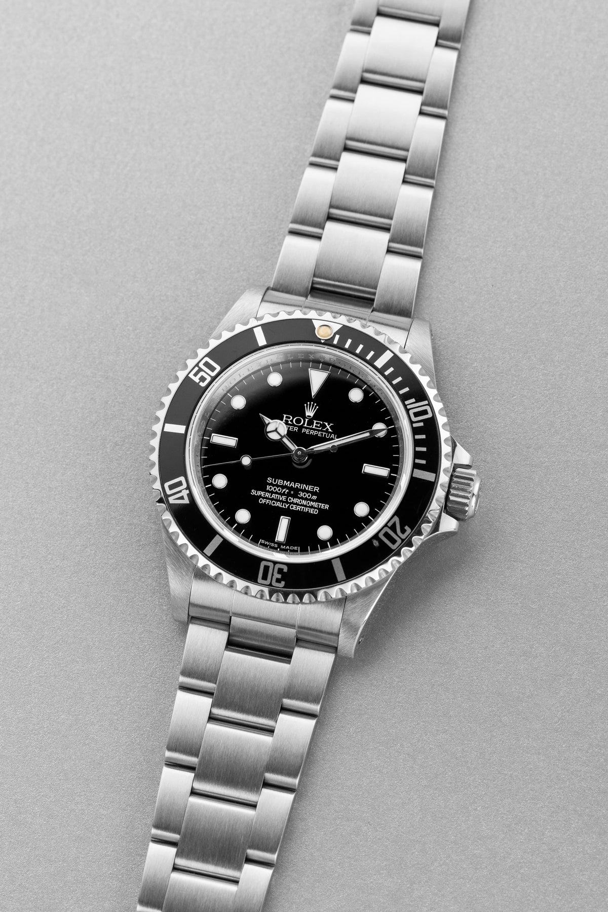 93LD Rolex Submariner 型號 14060M，2009-2010 年——Full Set - 四分之三視角