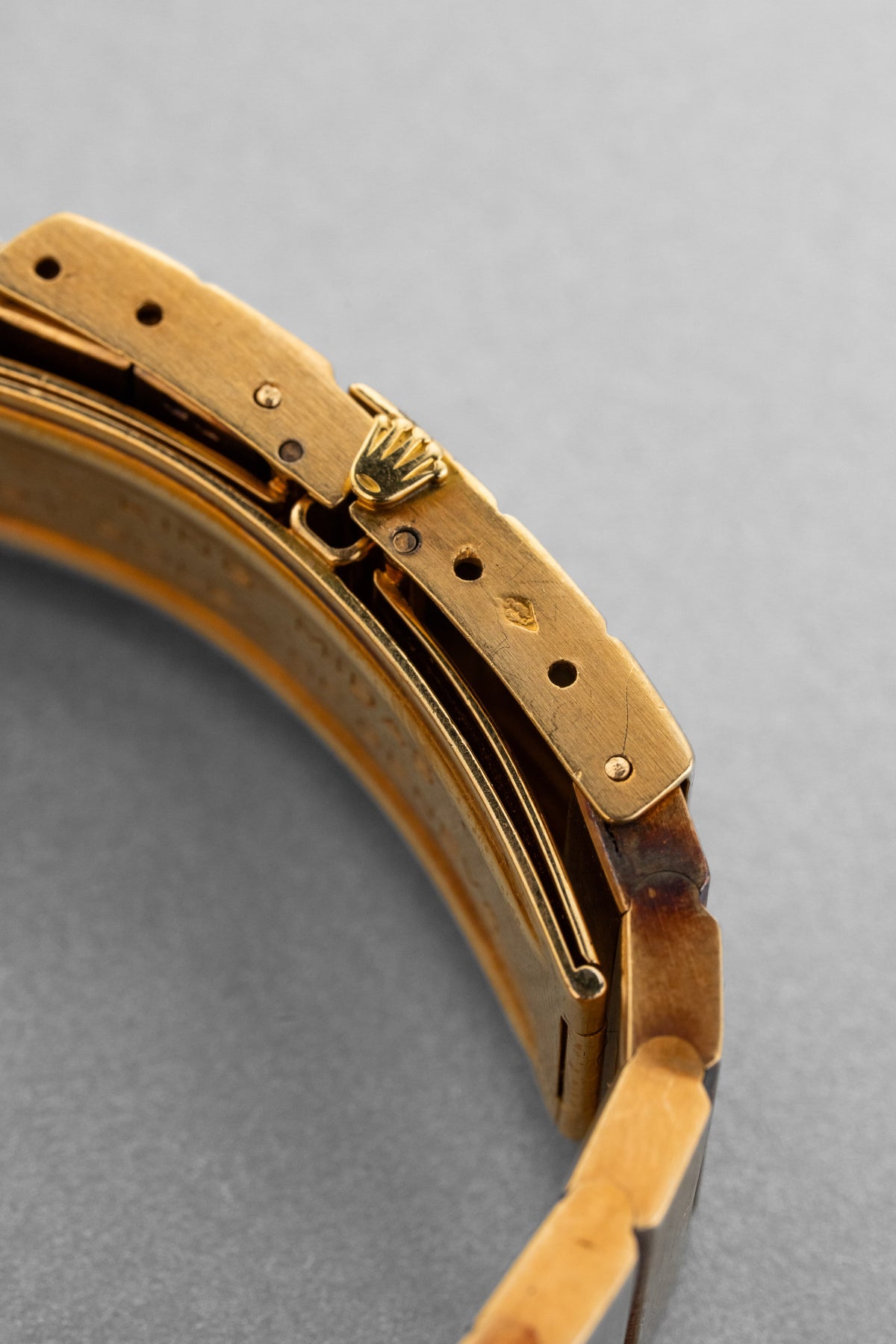 9F79 卓越した Rolex King Midas/Cellini イエローゴールド製、ref. 9630、1963年 – 初代 MIDAS - バックル外側