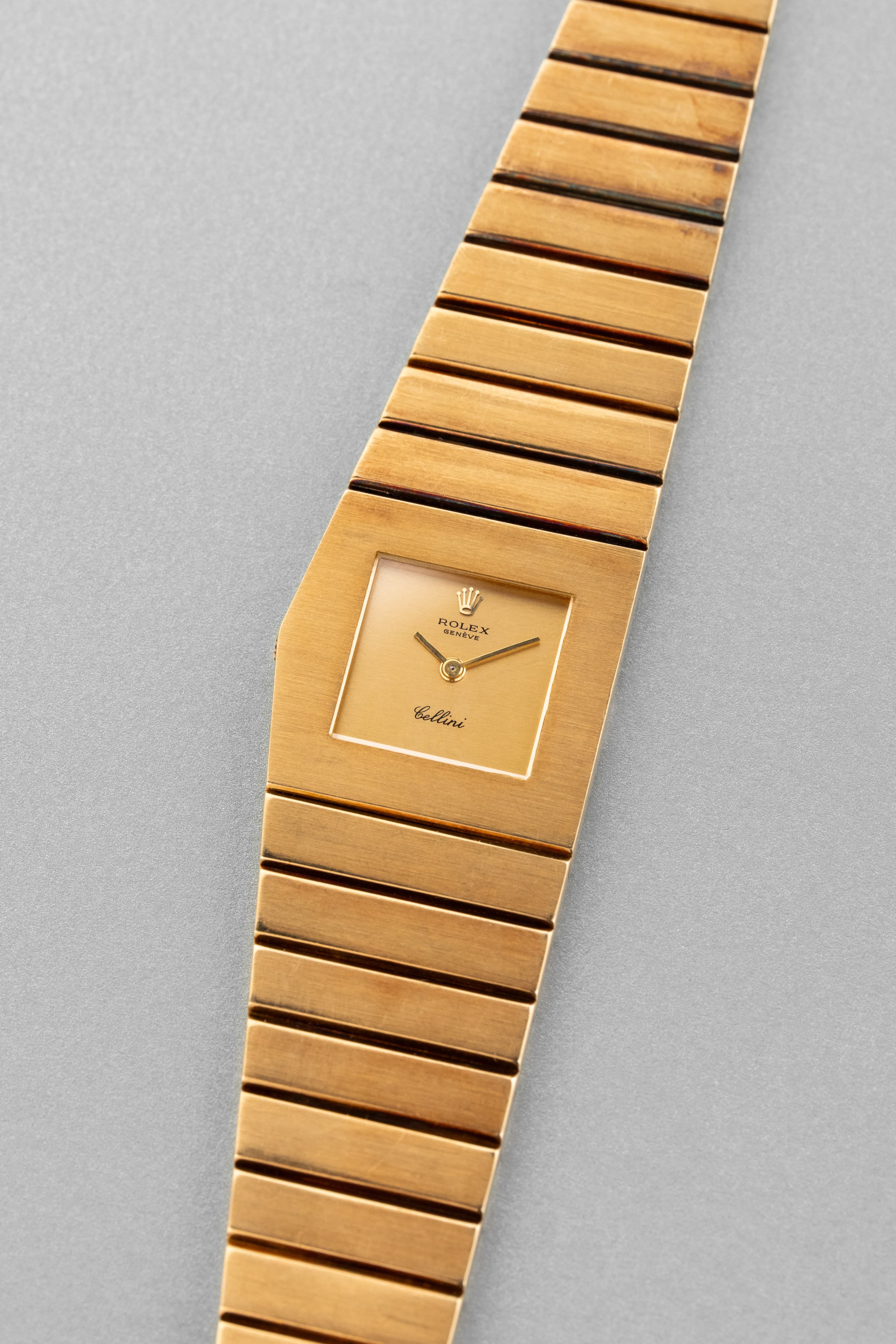 9F79 Exceptionnelle Rolex King Midas/Cellini en or jaune, réf. 9630, de 1963 – La 1ère MIDAS - Three Quarters