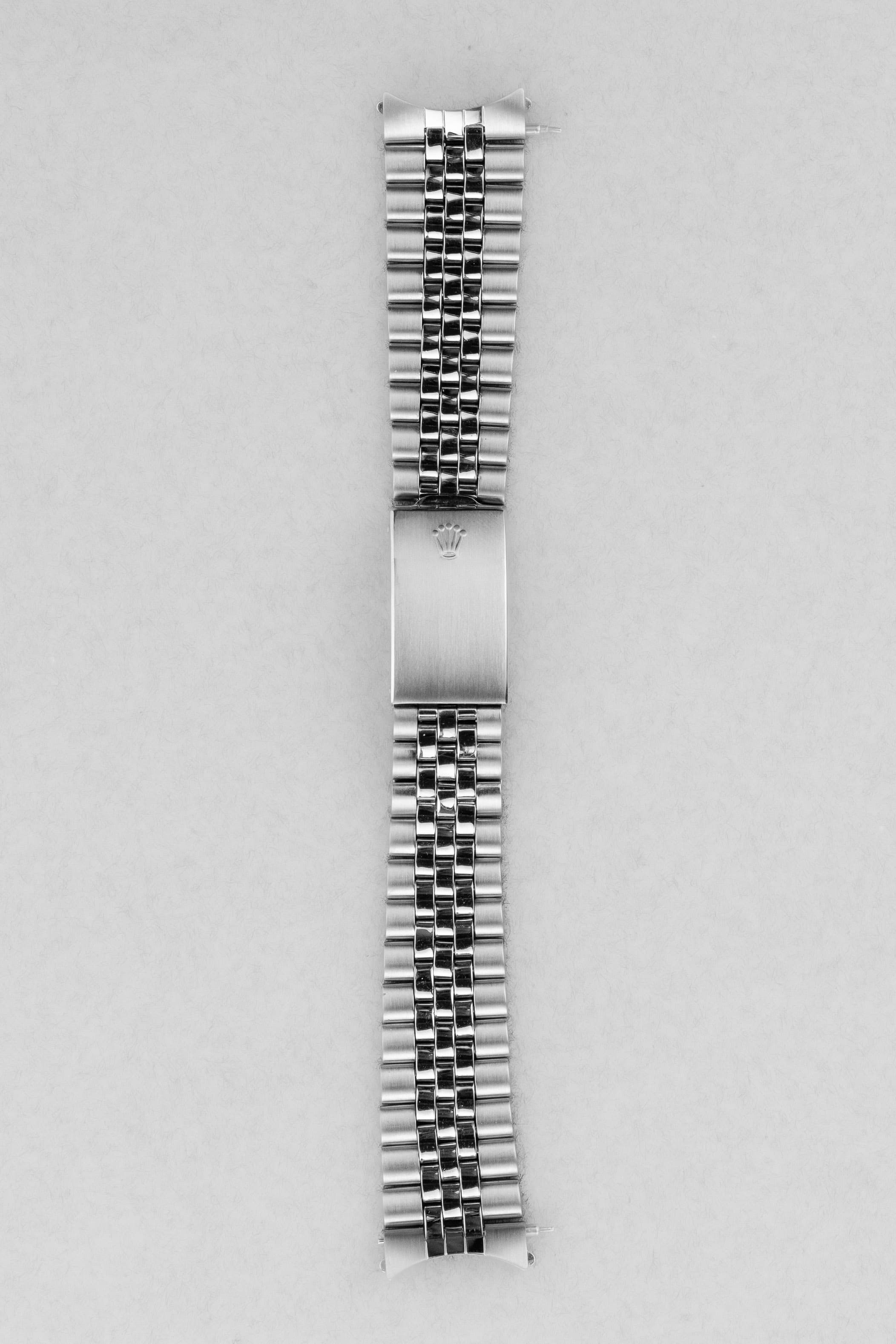 ADZN Rolex Datejust Ref. 1600 in Stahl von 1975 – „Silver“-Zifferblatt - Armband Vorderseite