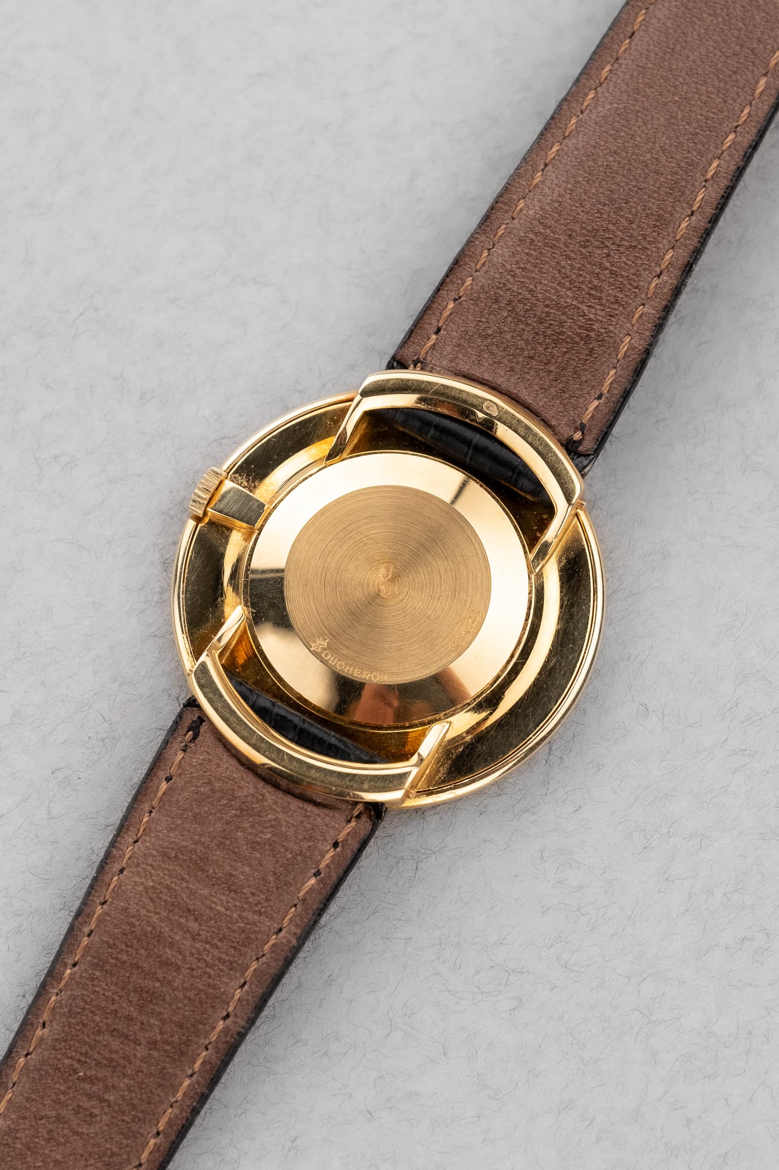 AUJY Rare Boucheron « Disco Volante » en or jaune - Back