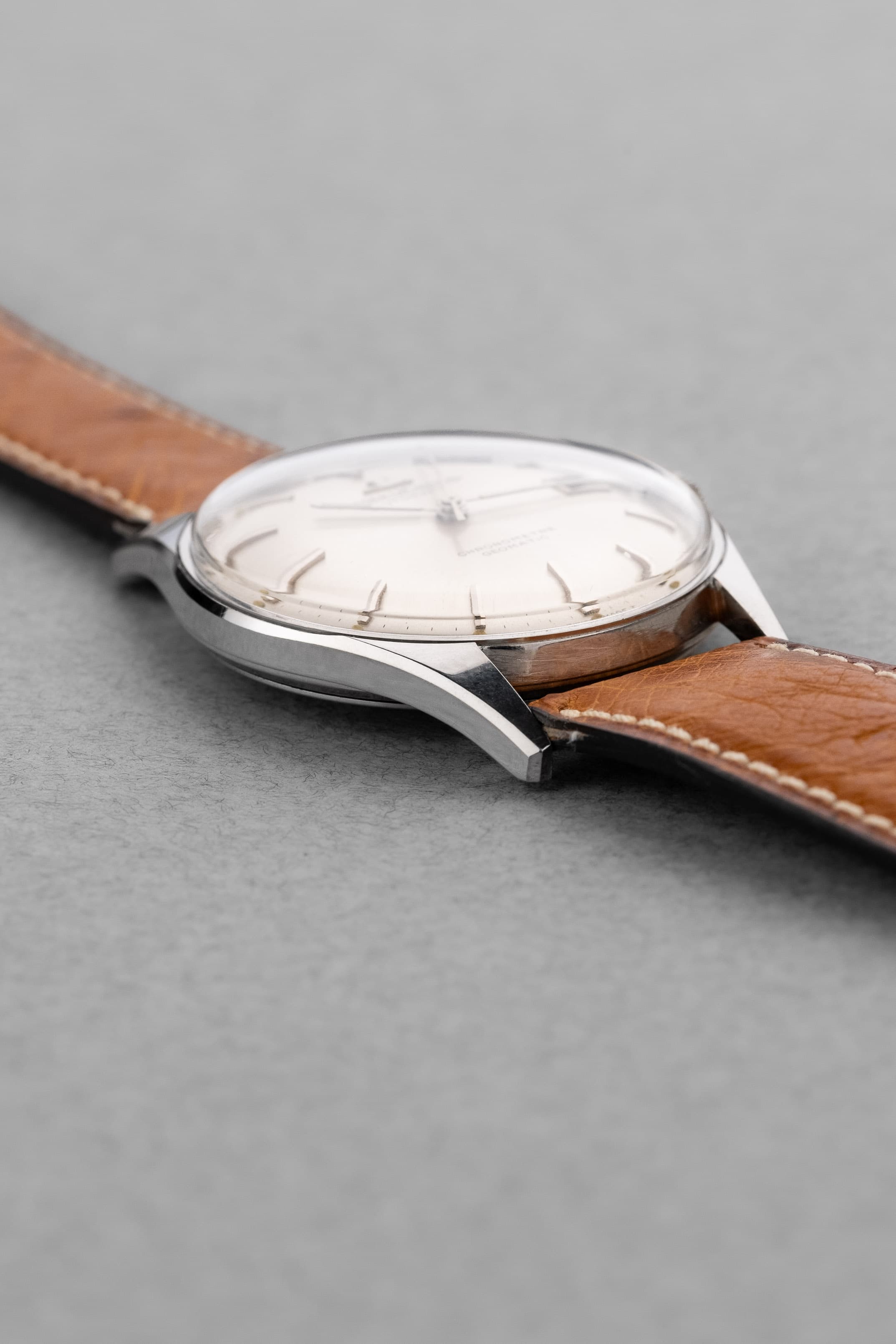 AY2Y-57 Exceptionnelle Jaeger-LeCoultre Chronomètre Geomatic E399 en acier, circa 1962 – Jamais polie - Feature