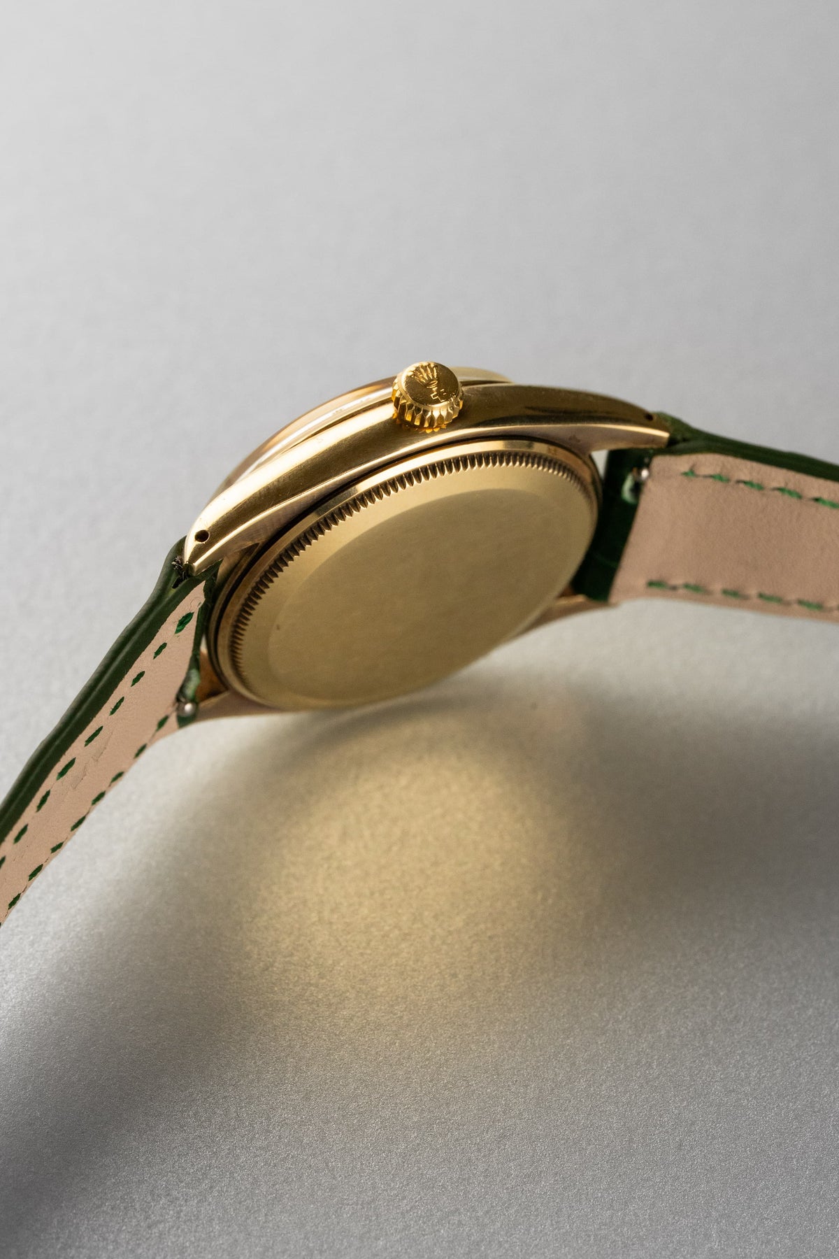 BXFU Rolex Oyster Perpetual 型號 6564 黃金腕錶，1955 年——OCC，英國市場 - 右側