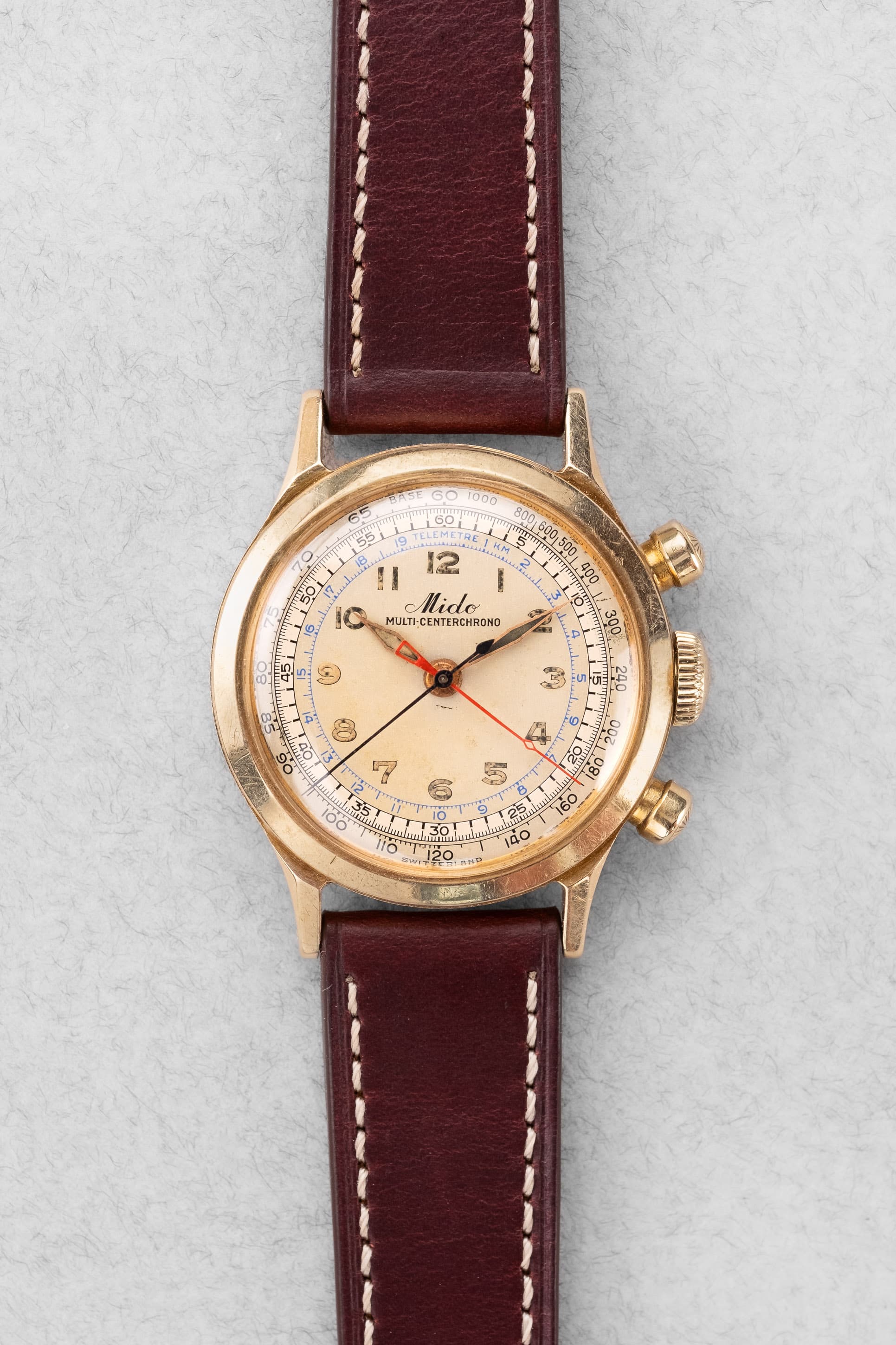 C9AB 매우 희귀한 Mido Multi-Centerchrono 14캐럿 솔리드 골드, circa 1945 - 정면