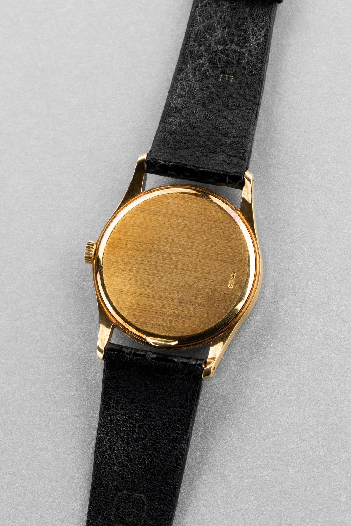 CPCQ Patek Philippe Calatrava réf. 3796D « Clous de Paris » en or jaune, circa 1993 – Parfait état - Back