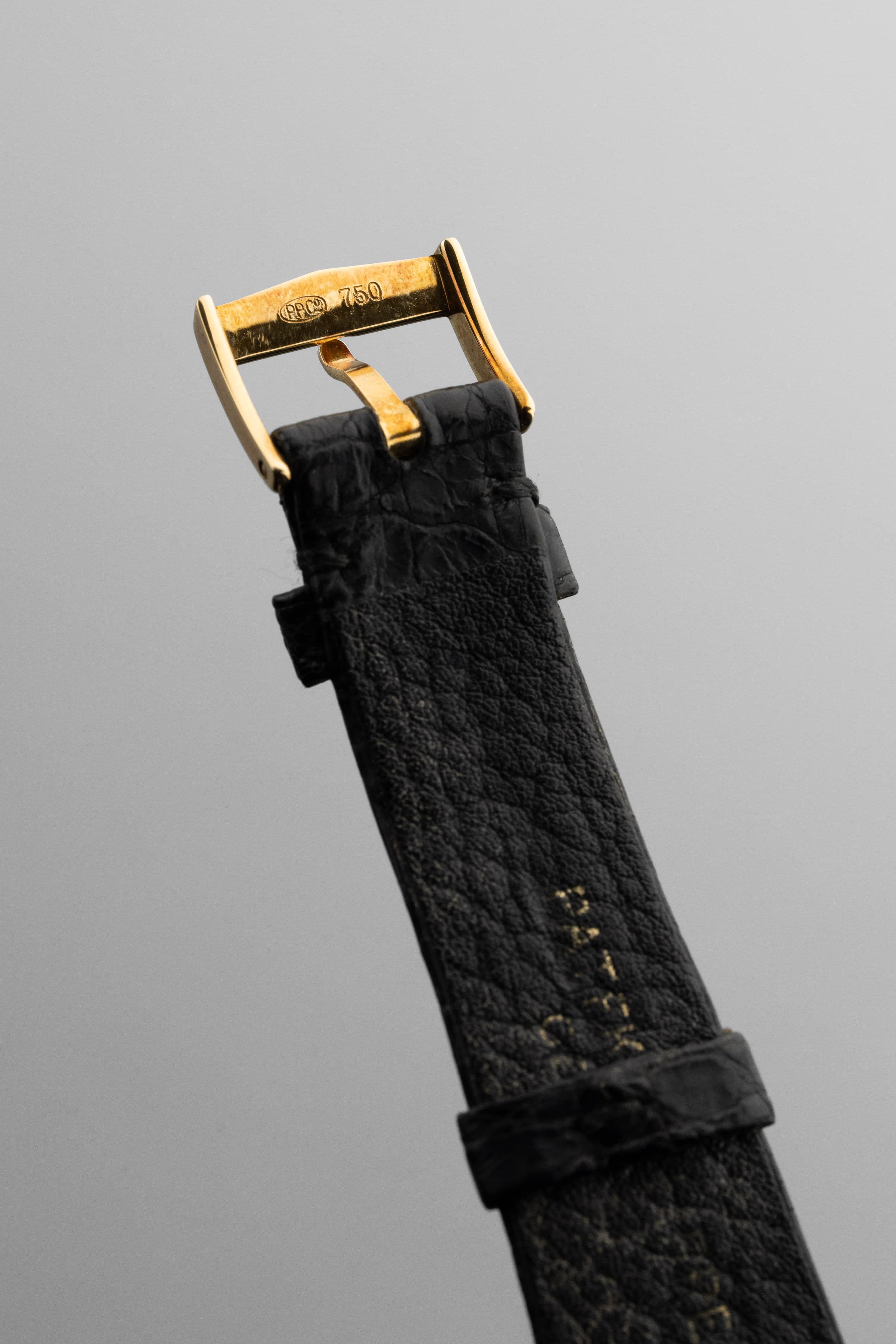 CPCQ Patek Philippe Calatrava réf. 3796D « Clous de Paris » en or jaune, circa 1993 – Parfait état - Buckle Inside