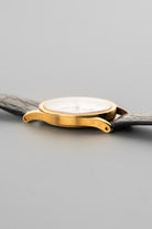 CPCQ Patek Philippe Calatrava réf. 3796D « Clous de Paris » en or jaune, circa 1993 – Parfait état - Left side