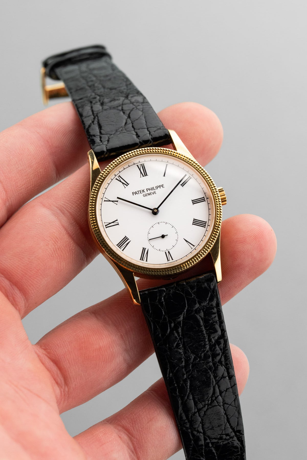 CPCQ Patek Philippe Calatrava réf. 3796D « Clous de Paris » en or jaune, circa 1993 – Parfait état - Lifestyle