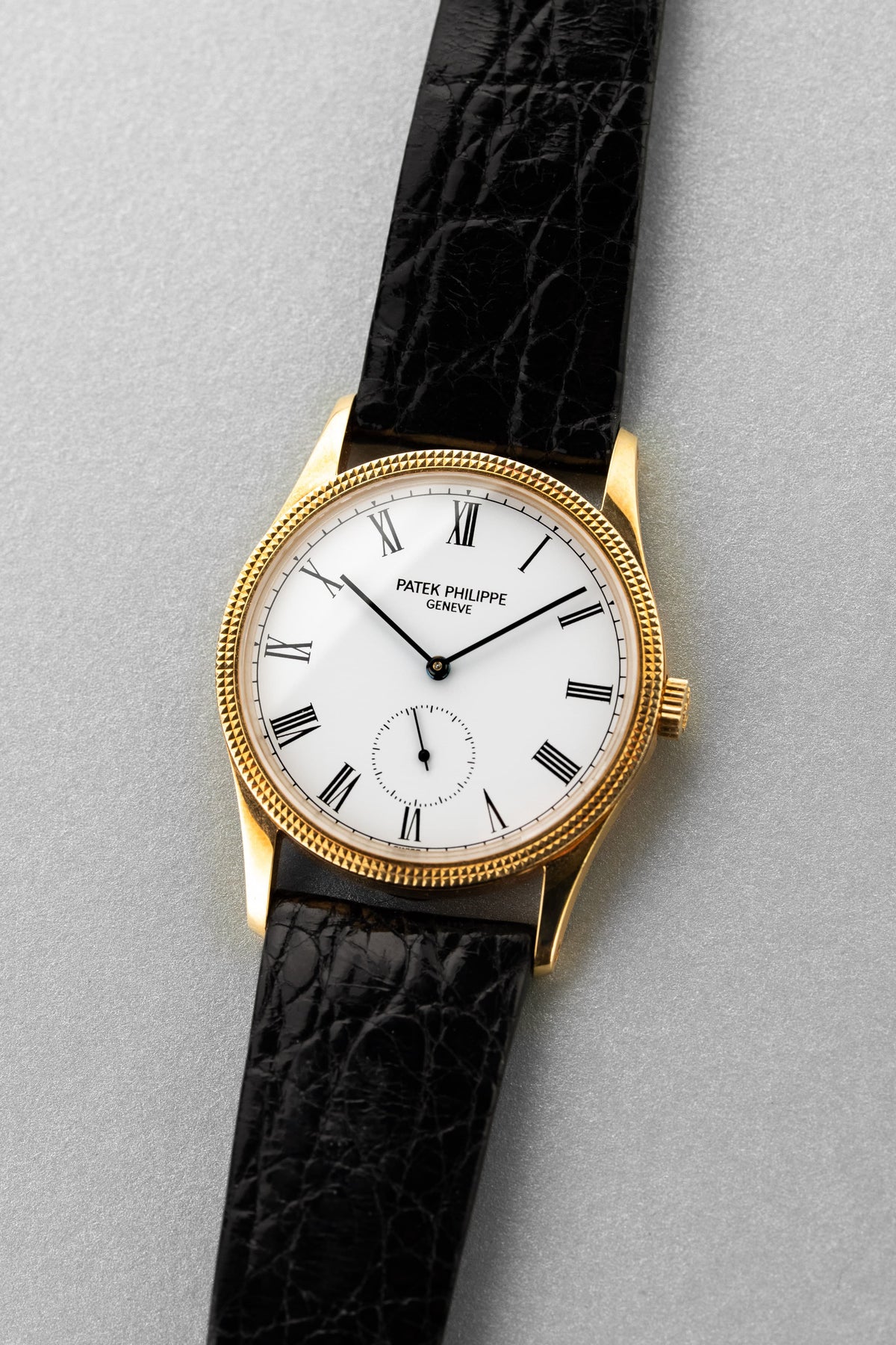 CPCQ Patek Philippe Calatrava réf. 3796D « Clous de Paris » en or jaune, circa 1993 – Parfait état - Three Quarters