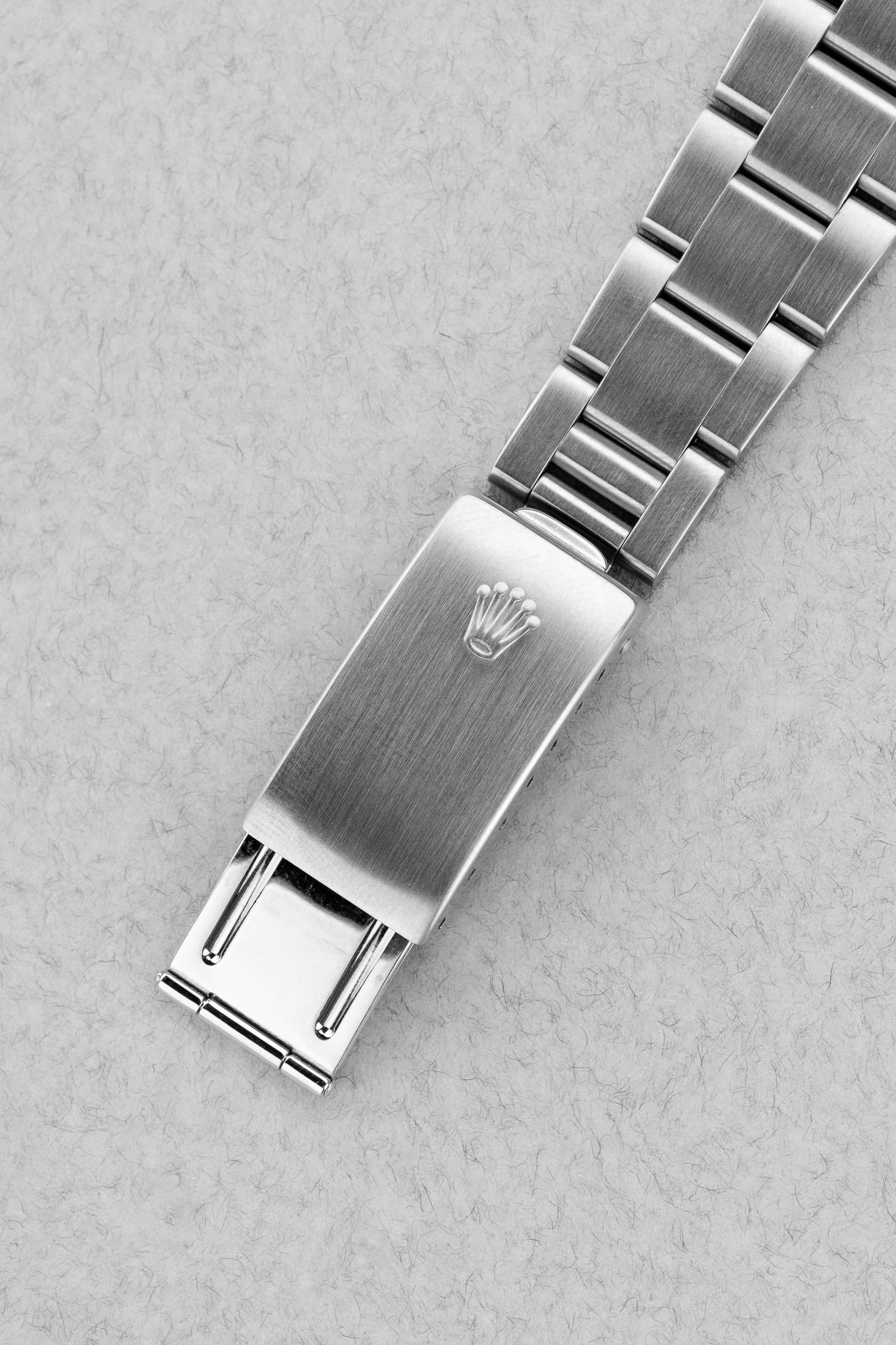 CYNX-mz Rolex Oyster Perpetual Date 15200 de 1995-1996 – Cadran bleu - Buckle Outside