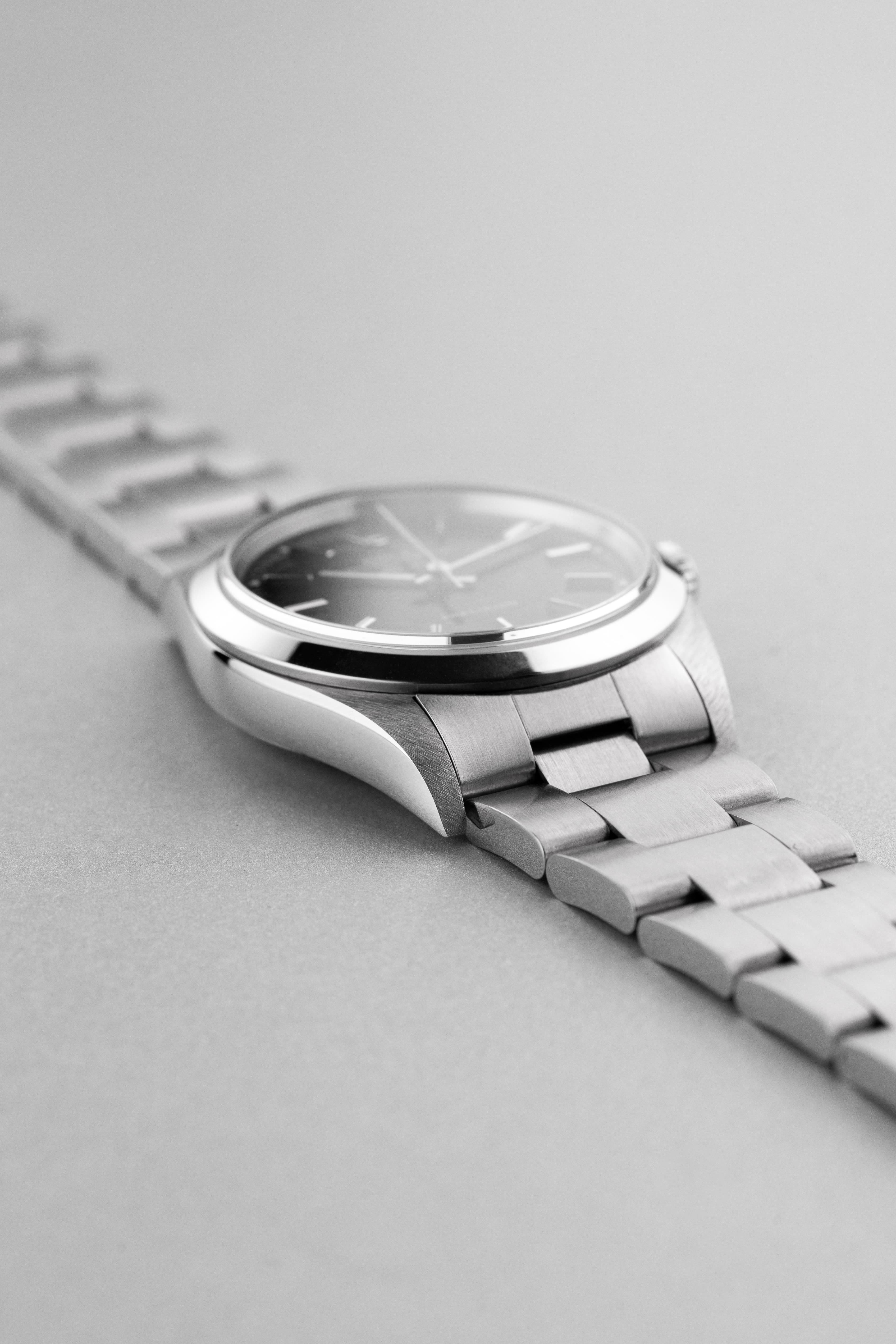 CYXZ Rolex Air-King réf. 14000M de 2005 – Cadran noir - Left side