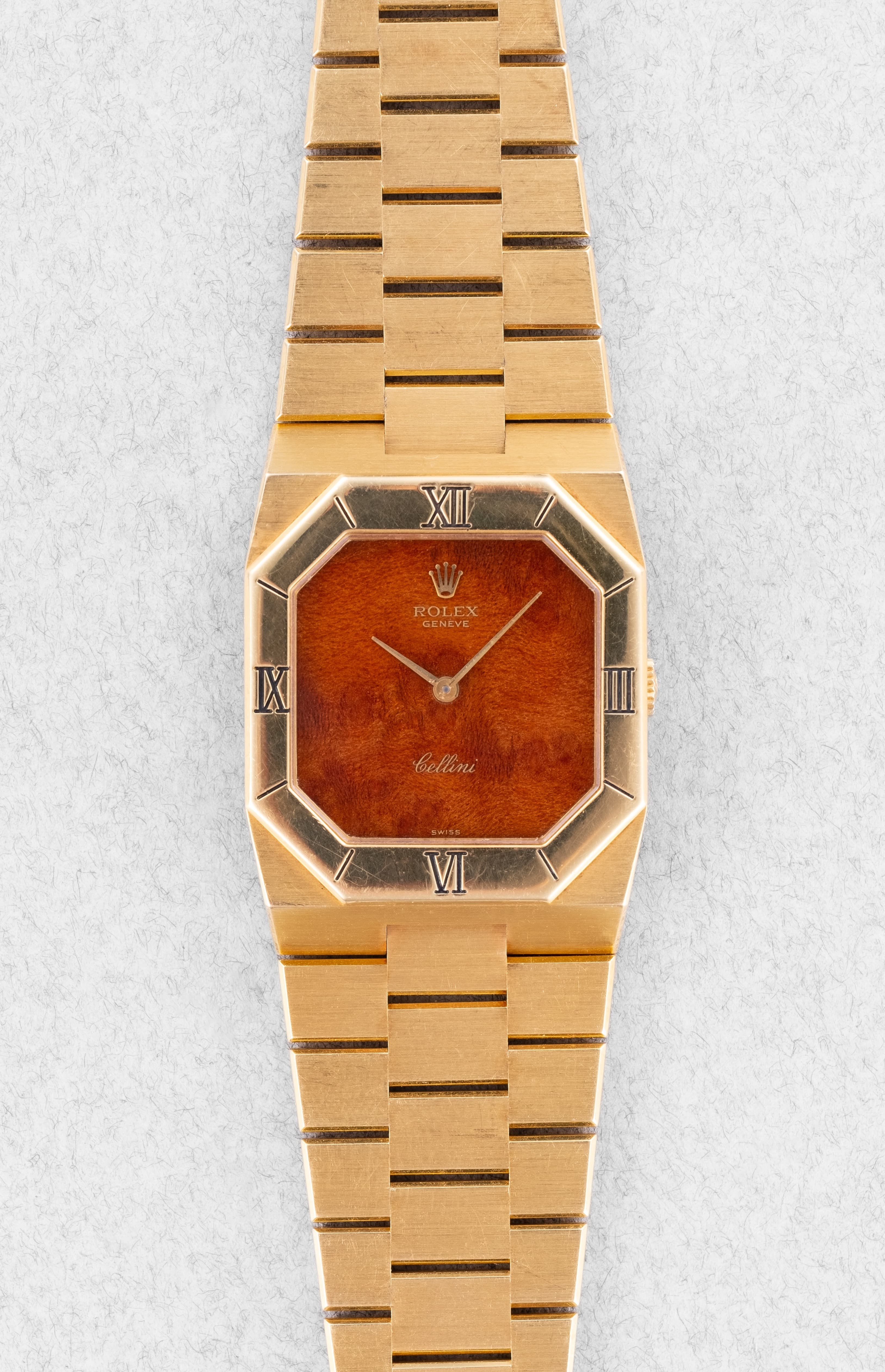 D1AH Exceptionnelle Rolex Cellini réf. 4350 en or jaune et cadran en bois – Jamais polie + Sticker sur le fond - Front