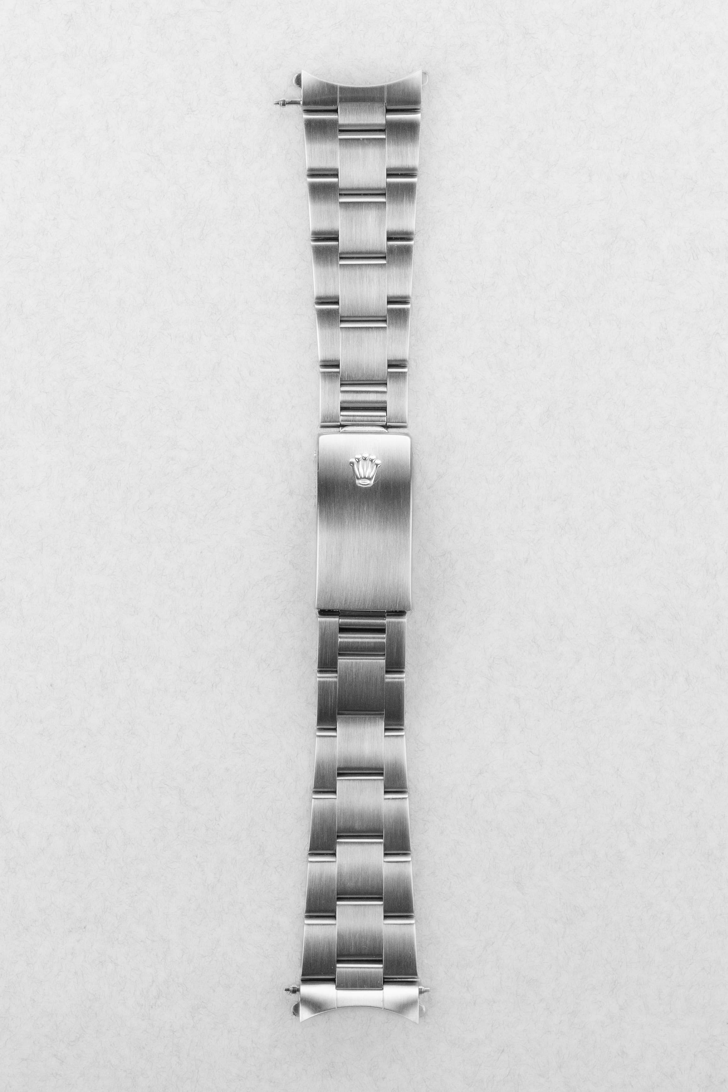 D5XS Rolex Oyster Perpetual Date réf. 15200 de 2000 – Cadran « Silver » - Bracelet Front