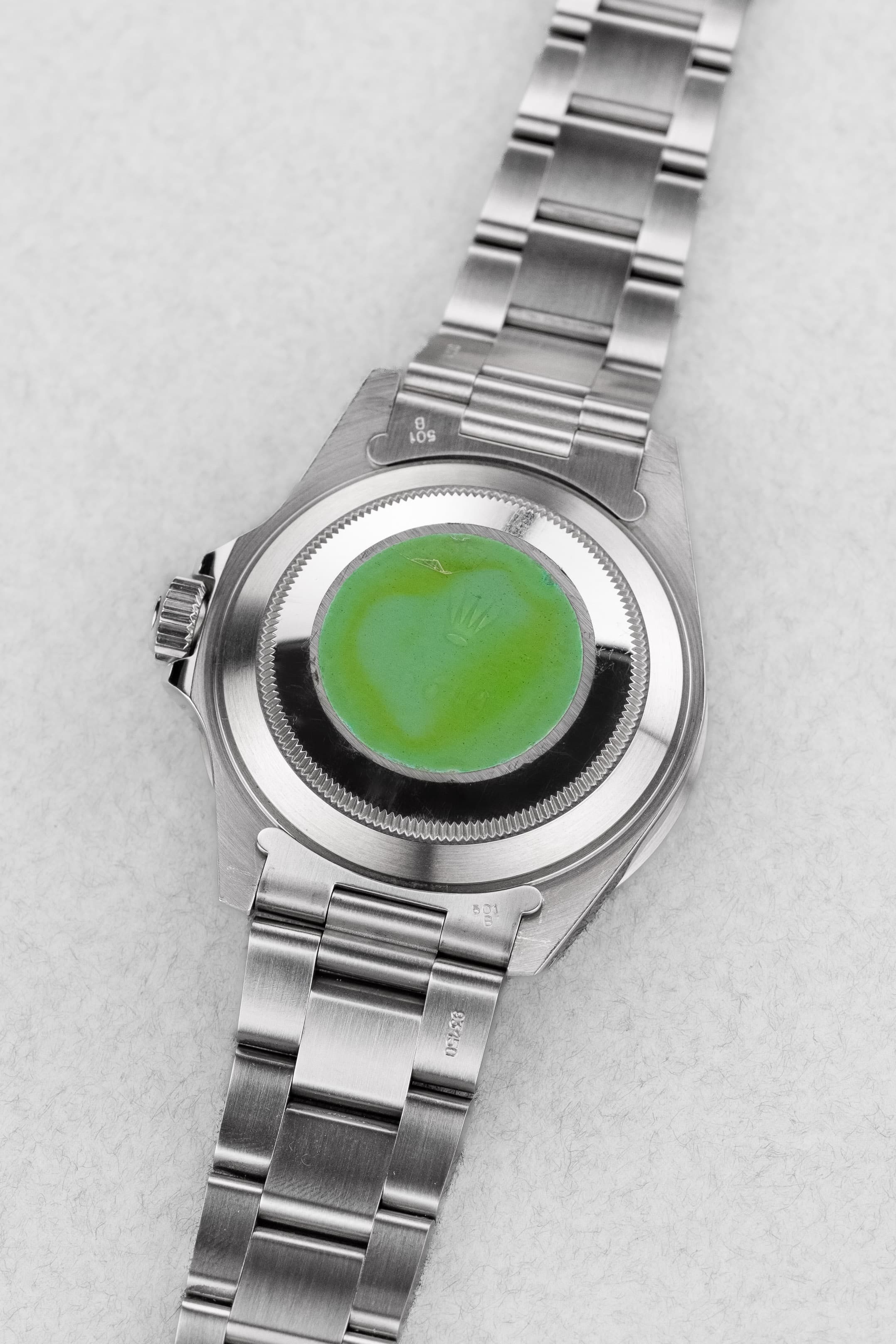 D81H-23 Rolex Submariner Date 16610 de 1989-1990 – Garantie d'origine, Excellent état et Patine tritium chaleureuse - Back