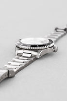 D81H-EE Rolex Submariner Date 16610 de 1989-1990 – Garantie d'origine, Excellent état et Patine tritium chaleureuse - Feature