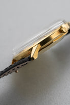 E25M Jaeger-LeCoultre Chronomètre Geomatic ref. E398 استثنائية من الذهب الأصفر، حوالي عام 1965 - الجانب الأيمن