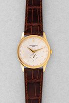 EBRH Élégante Patek Philippe Calatrava en or jaune, réf. 5196J de 2005-2006 – Parfait état - Front