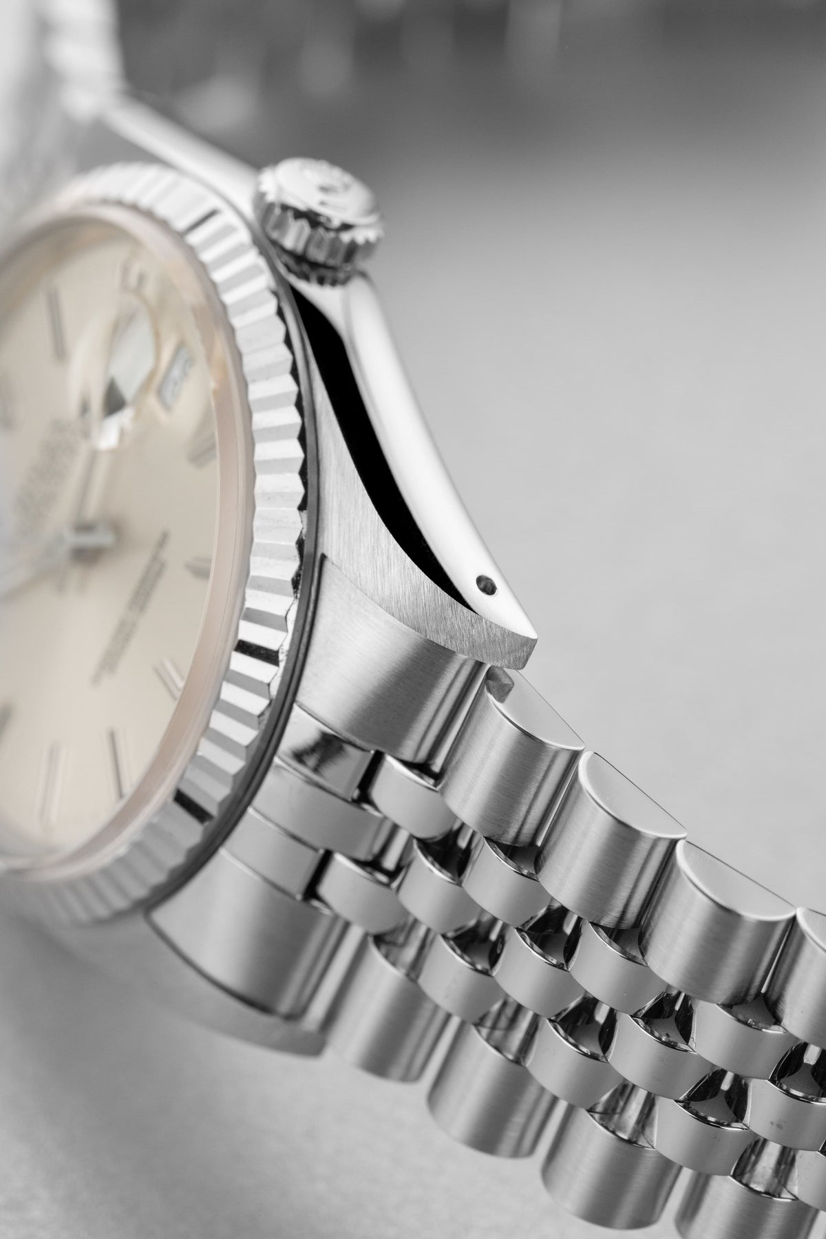 EDVA Rolex Datejust réf. 16234 « Silver » en acier de 1988 - Right side
