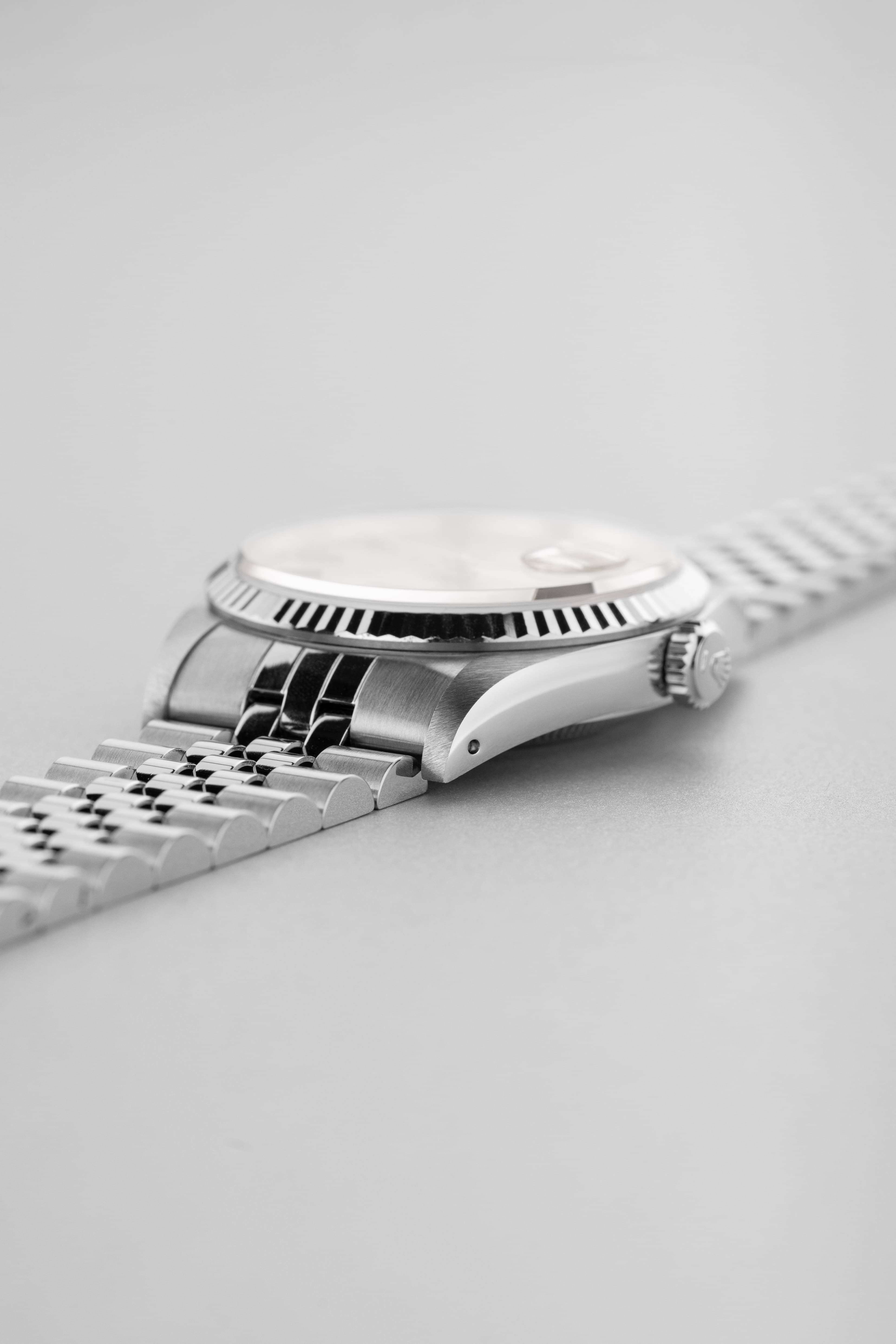 EDVA Rolex Datejust réf. 16234 « Silver » en acier de 1988 - Right side