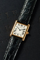 EEBC Cartier Tank Louis Extra-Plate réf. 96019 circa 1975 – Cadran « PARIS », Parfait état, Piguet 21 - Lifestyle