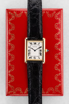 EEBC Cartier Tank Louis Extra-Plate réf. 96019 circa 1975 – Cadran « PARIS », Parfait état, Piguet 21 - Lifestyle