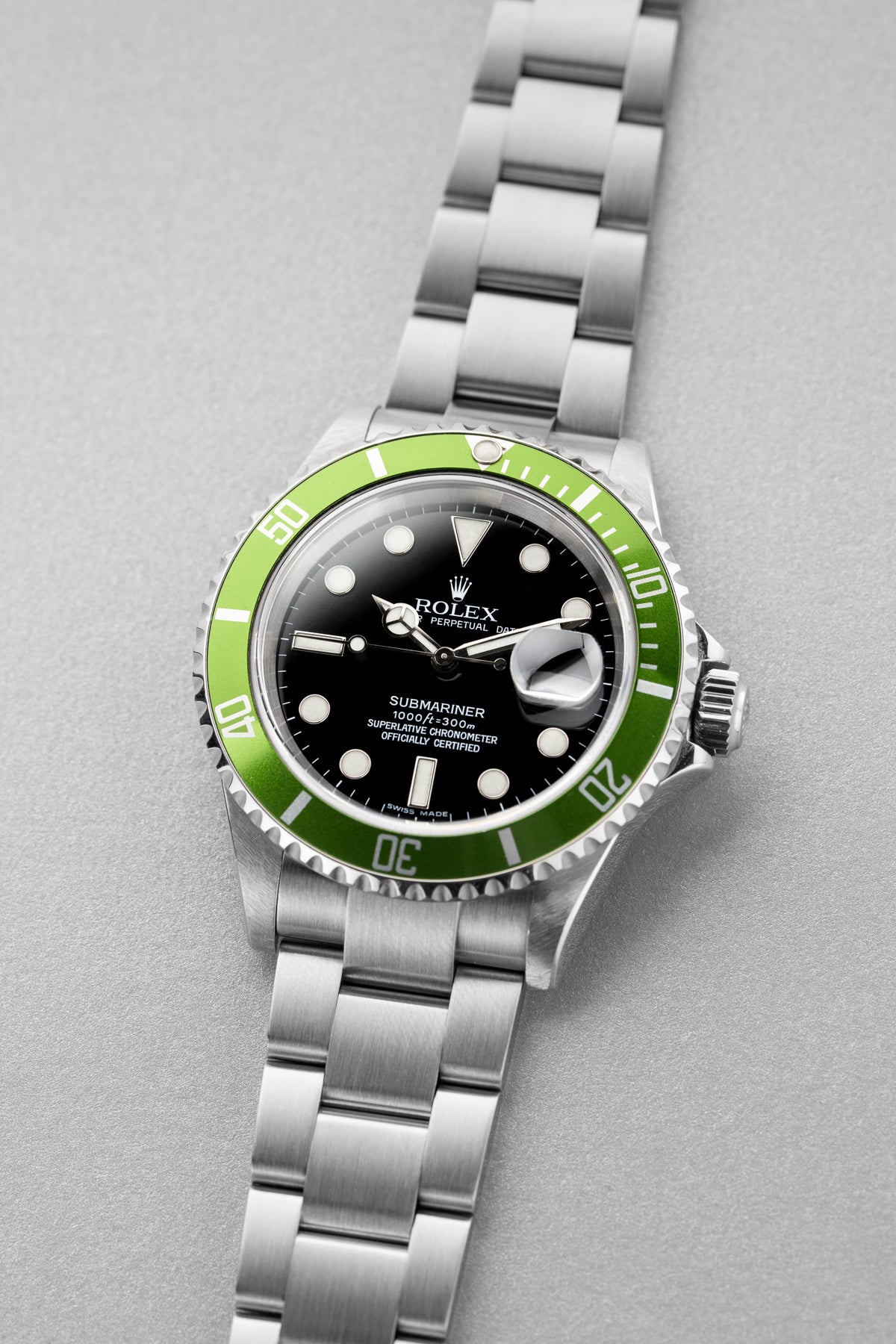 EK3V Rolex Submariner Date réf. 16610LV « Kermit » de 2006 – Insert « Lime » + Cadran Mark III - Three Quarters