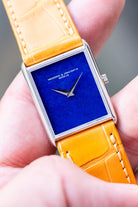 EPPE Superbe Vacheron Constantin « Tank » Lapis Lazuli en or blanc, calibre 1003 Extra-Plat, circa 1975 - Feature