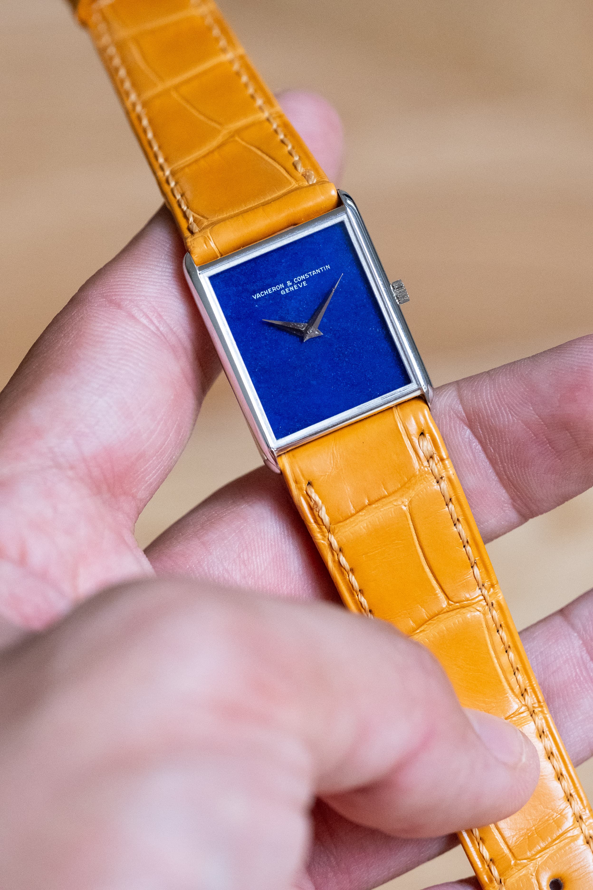 EPPE Superbe Vacheron Constantin « Tank » Lapis Lazuli en or blanc, calibre 1003 Extra-Plat, circa 1975 - Overview