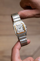 ESPH Cartier Santos Galbée「GM」型號 1566 不鏽鋼與黃金腕錶，1999 年——Full Set - 情境照