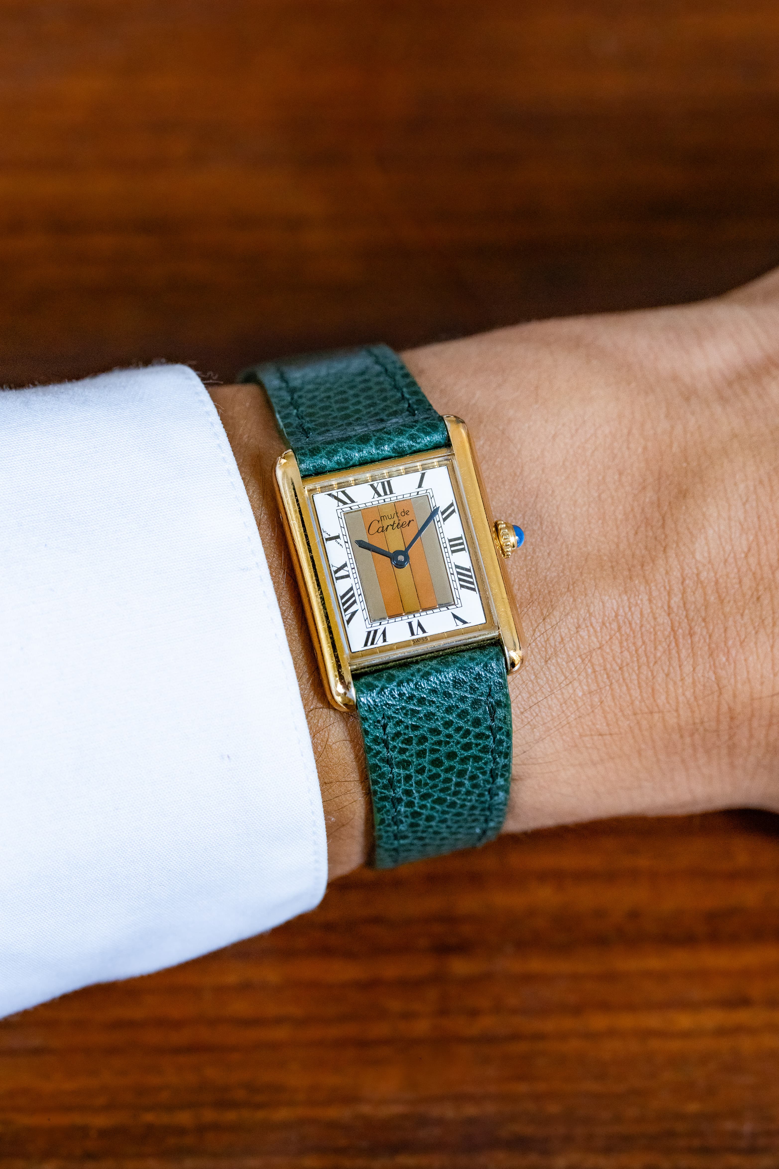 EYWJ Cartier Tank Must Quartz GM 5 « White Trinity + Roman Art Déco », circa 1990 - Wristshot