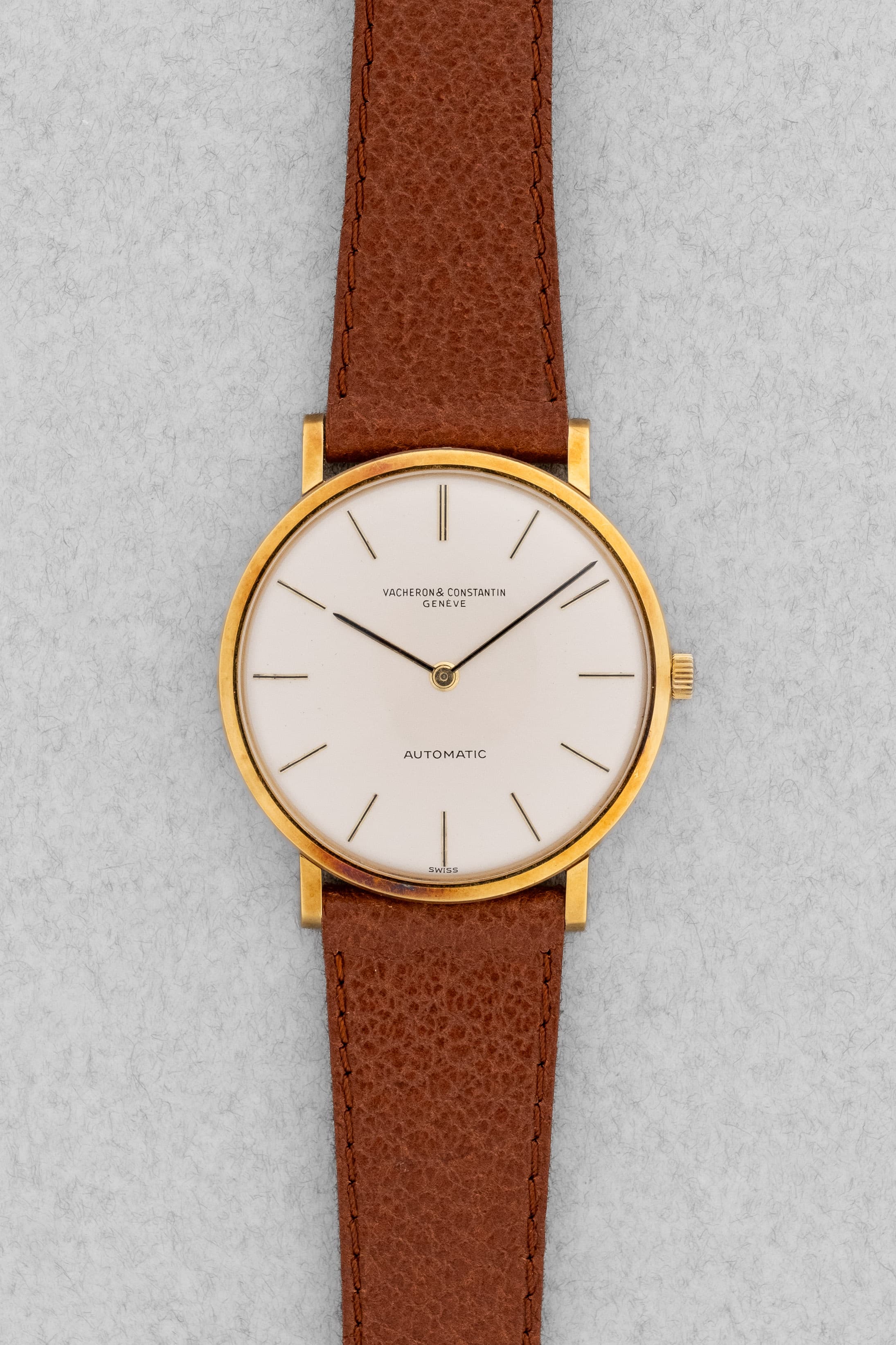 FDV3-q9 Vacheron Constantin Automatique Extra-Plate « Patrimony/Calatrava » réf. 7409 en or jaune, circa 1970 – N.O.S. - Front