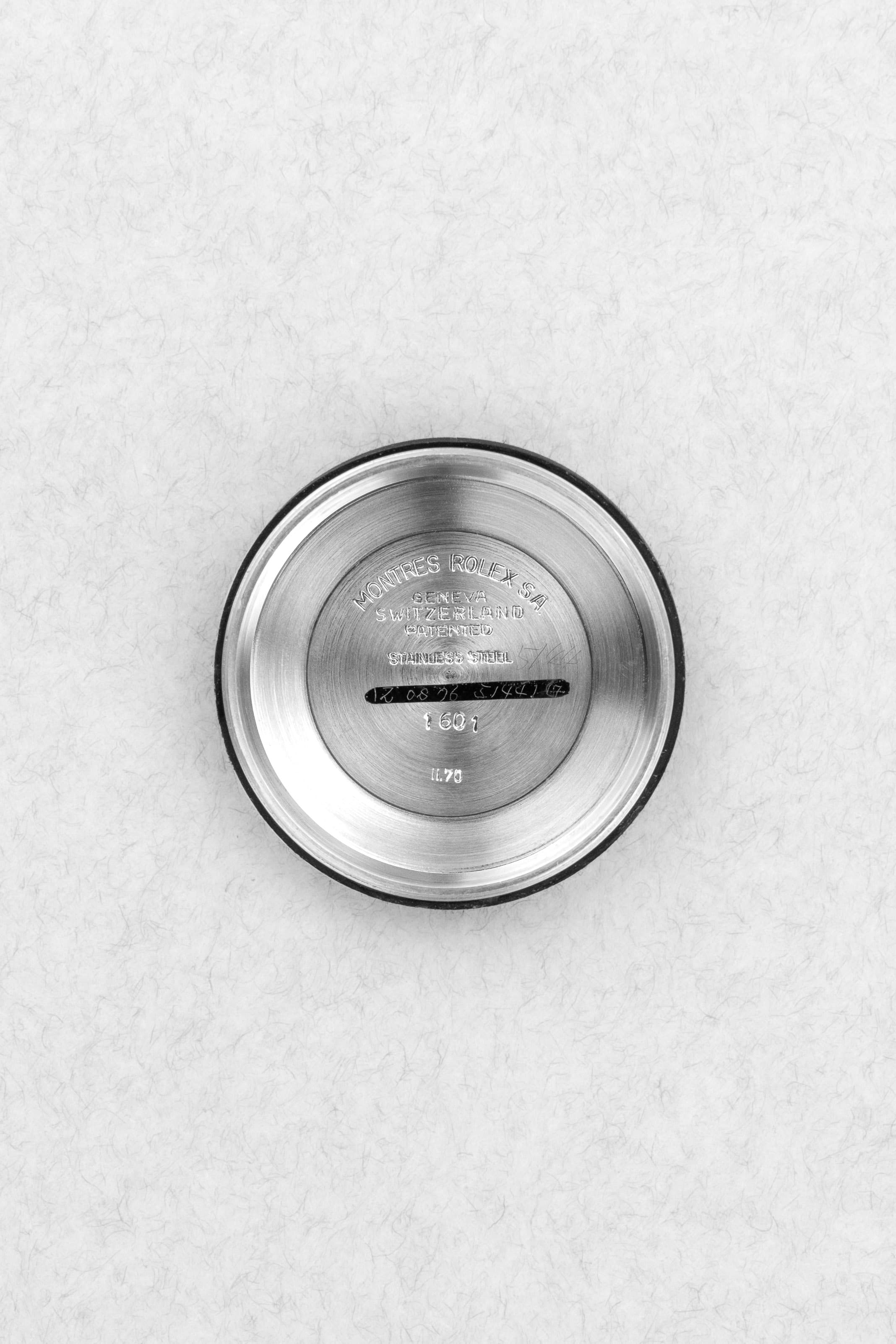 FJGH Rolex Datejust réf. 1601 en acier de 1970 – Cadran « Silver Wide Boy » - Inside case back