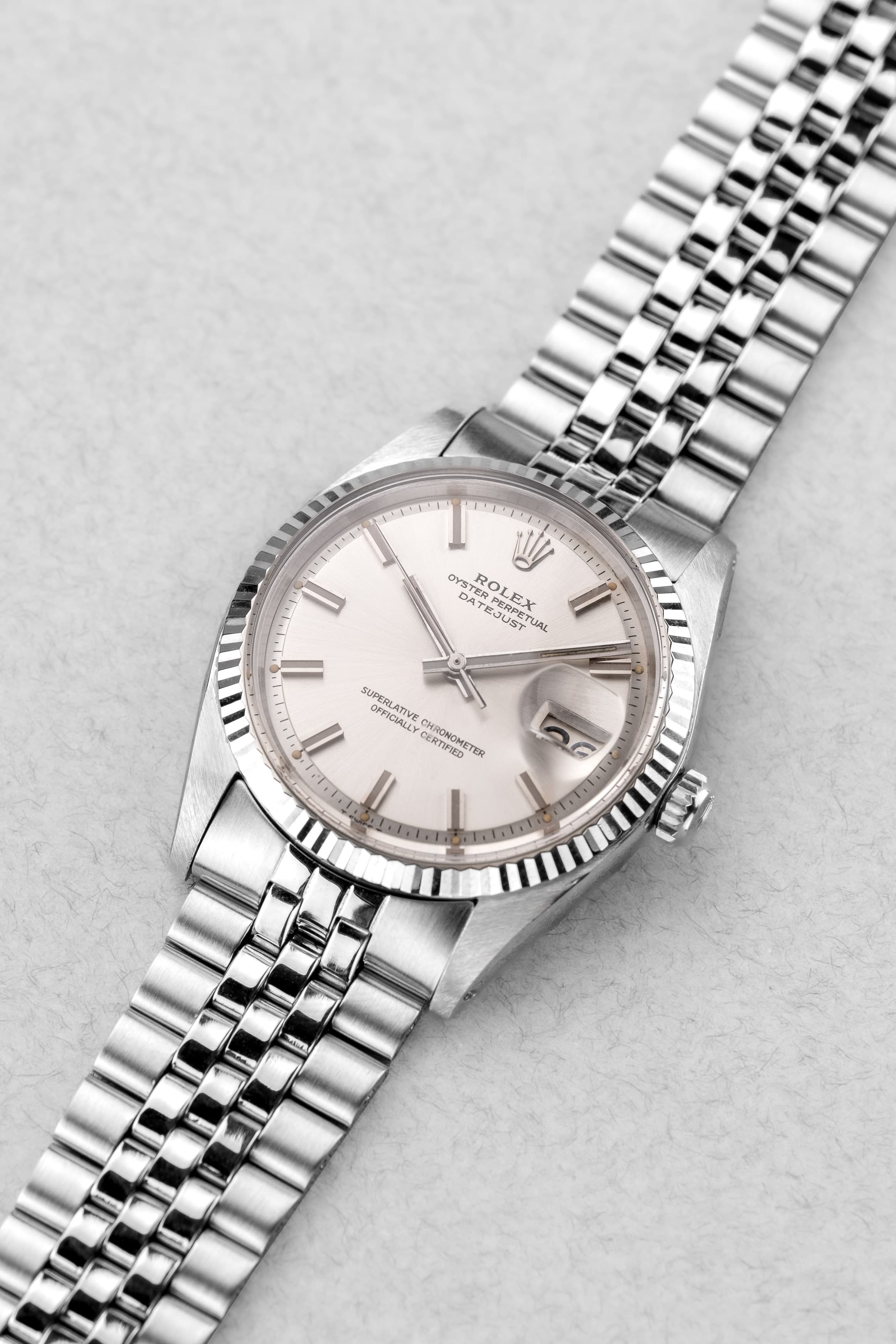 FJGH Rolex Datejust réf. 1601 en acier de 1970 – Cadran « Silver Wide Boy » - Three Quarters