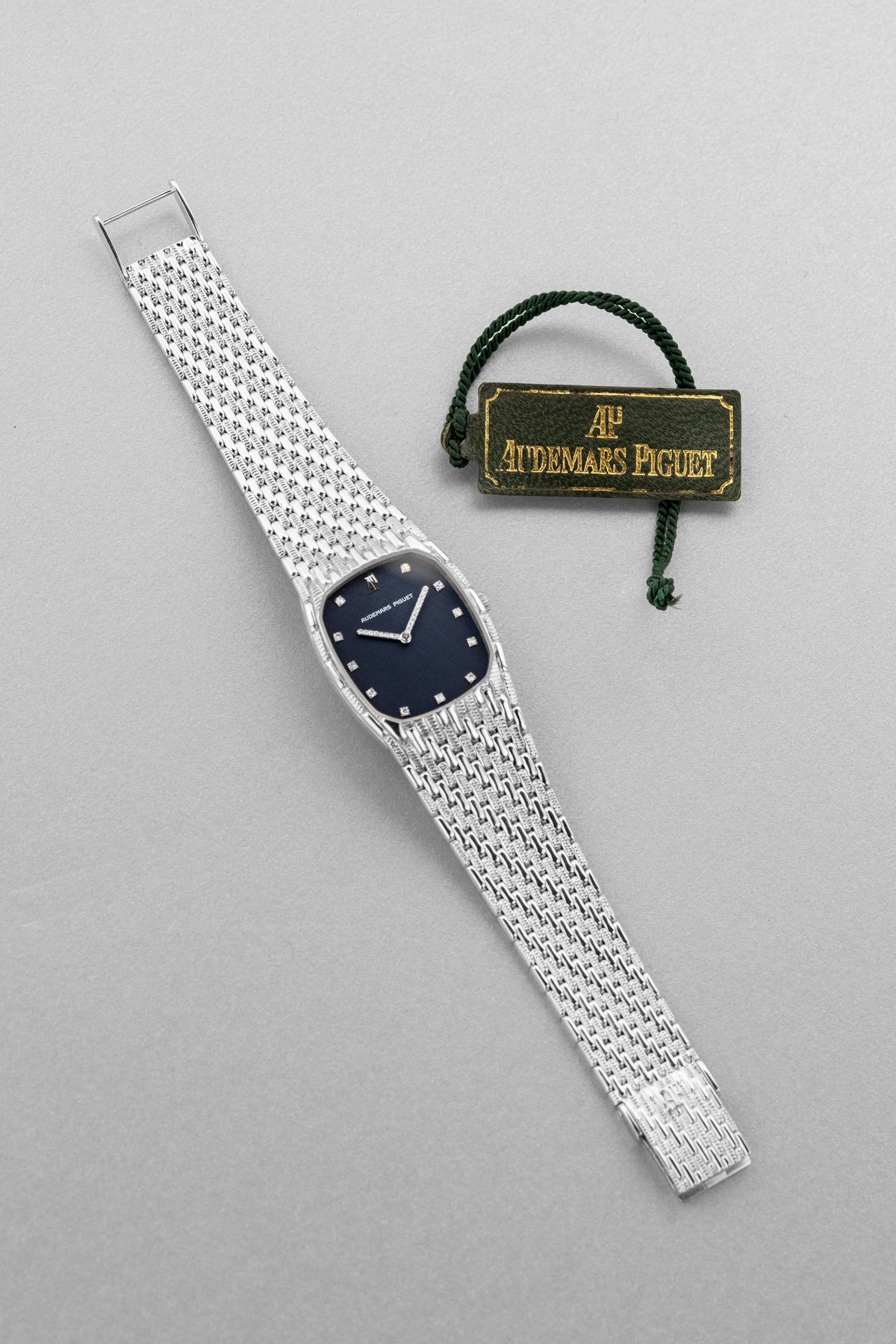 FKRS Audemars Piguet « Mini Cobra » réf. 14585BC en or blanc et diamants, circa 1991 - Set